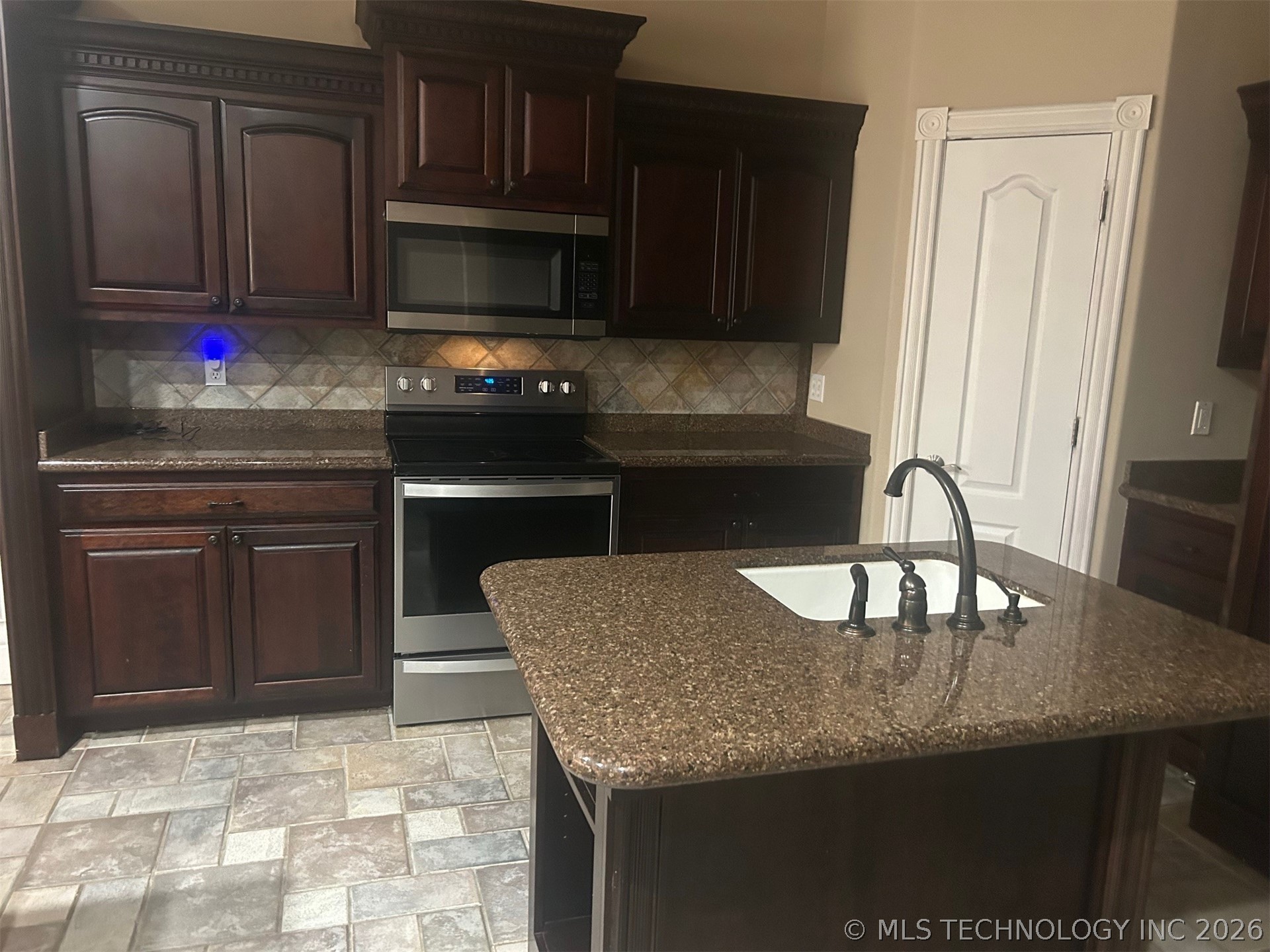 1104 Sw 22nd Street Property Photo 16