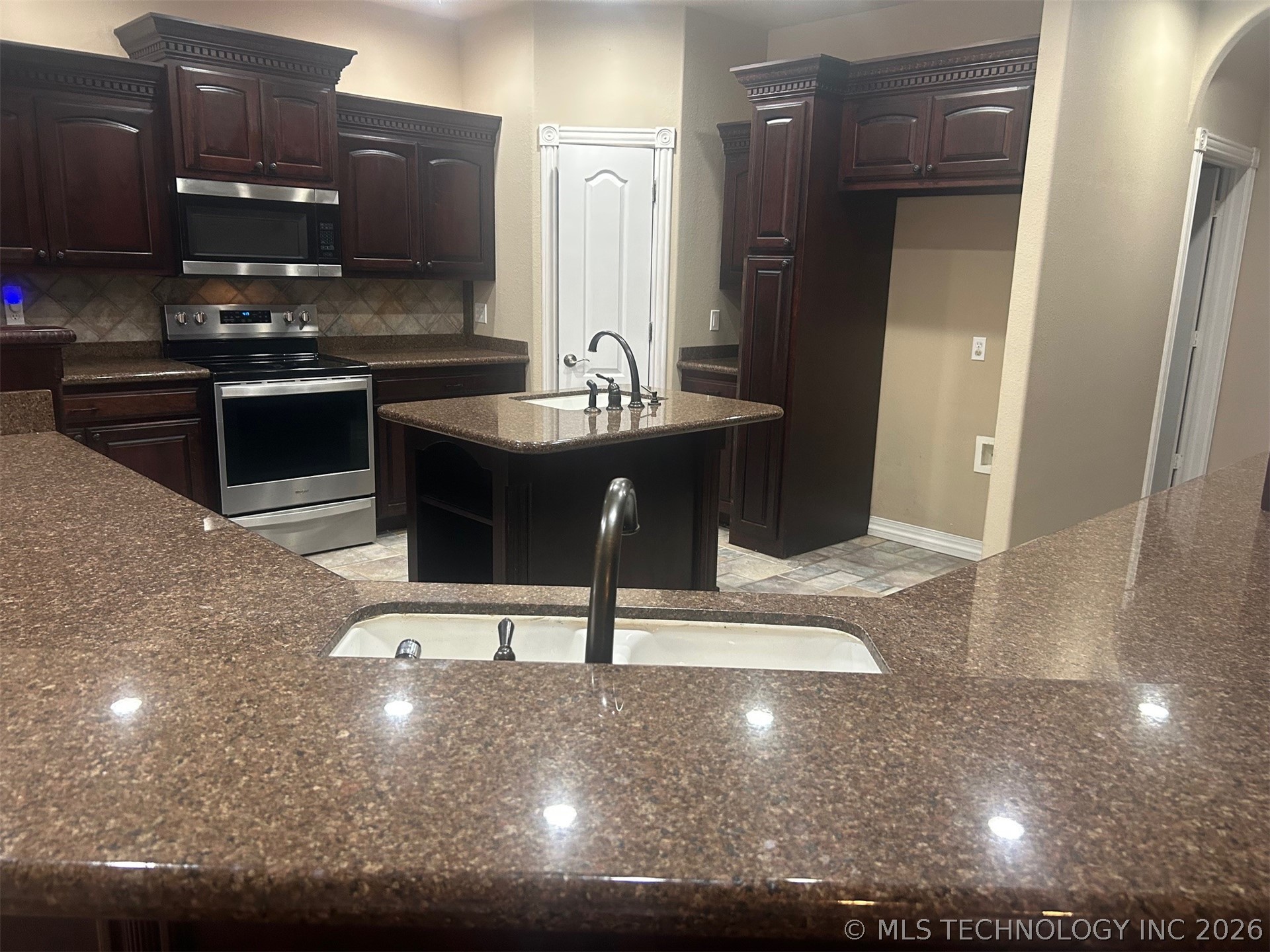 1104 Sw 22nd Street Property Photo 17