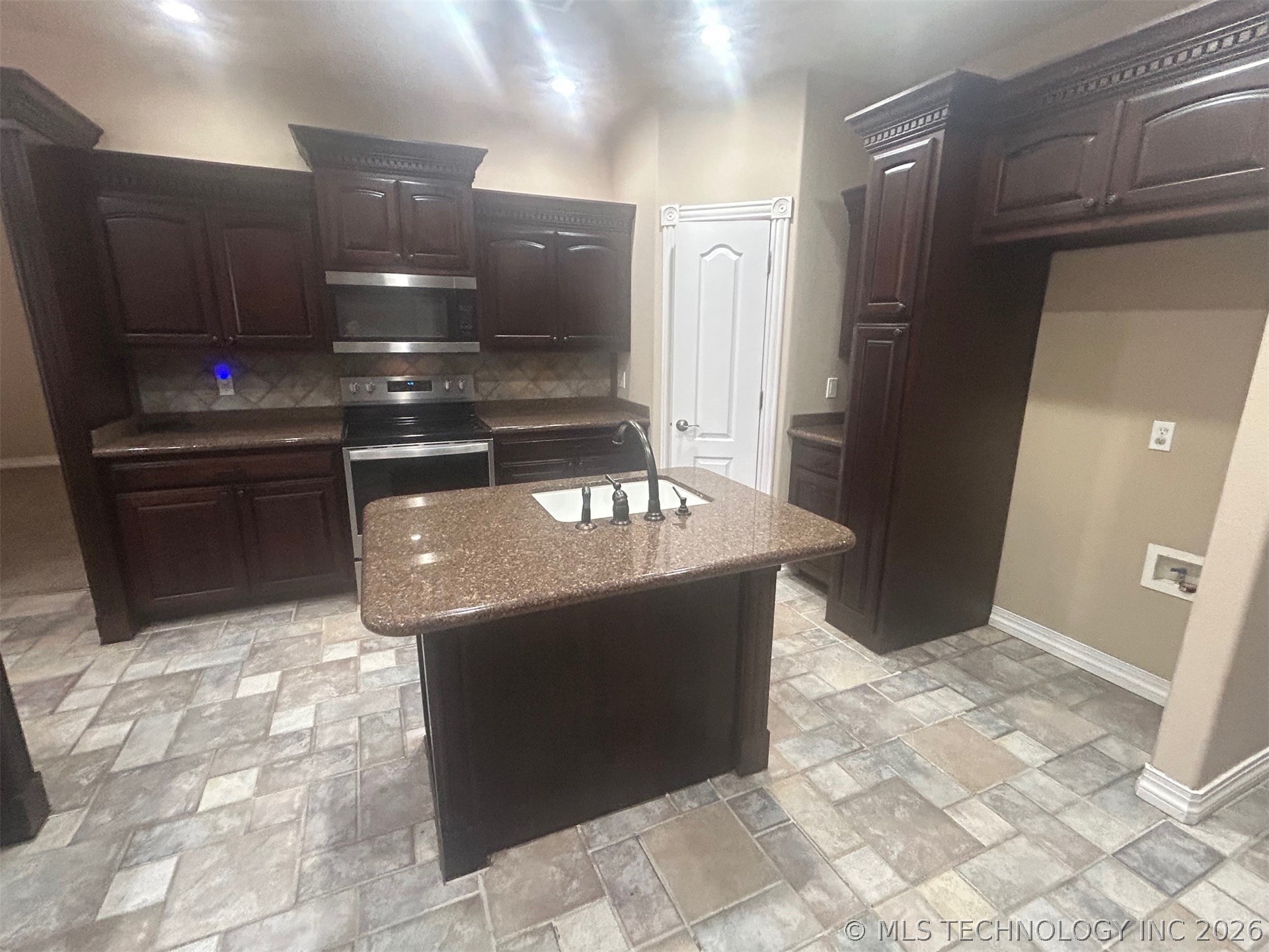 1104 Sw 22nd Street Property Photo 18