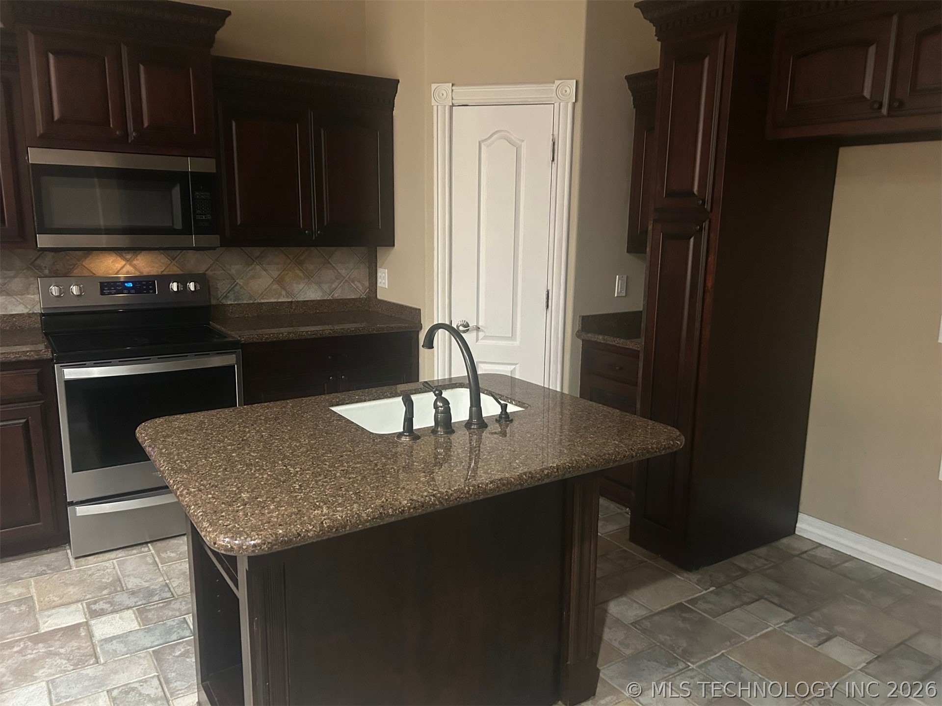 1104 Sw 22nd Street Property Photo 20