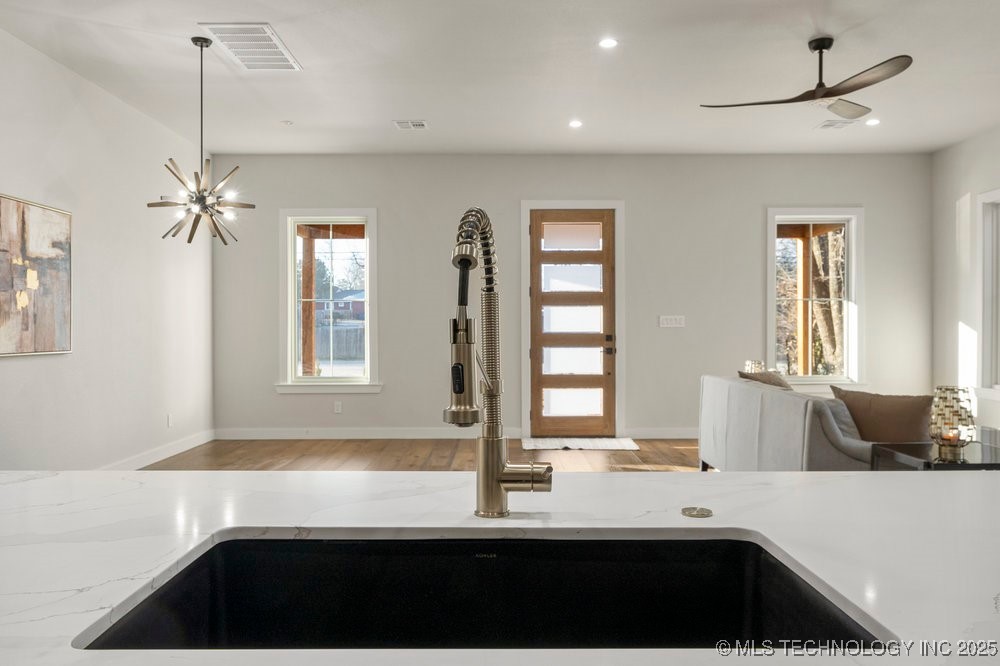 1717 W Newton Street Property Photo 15