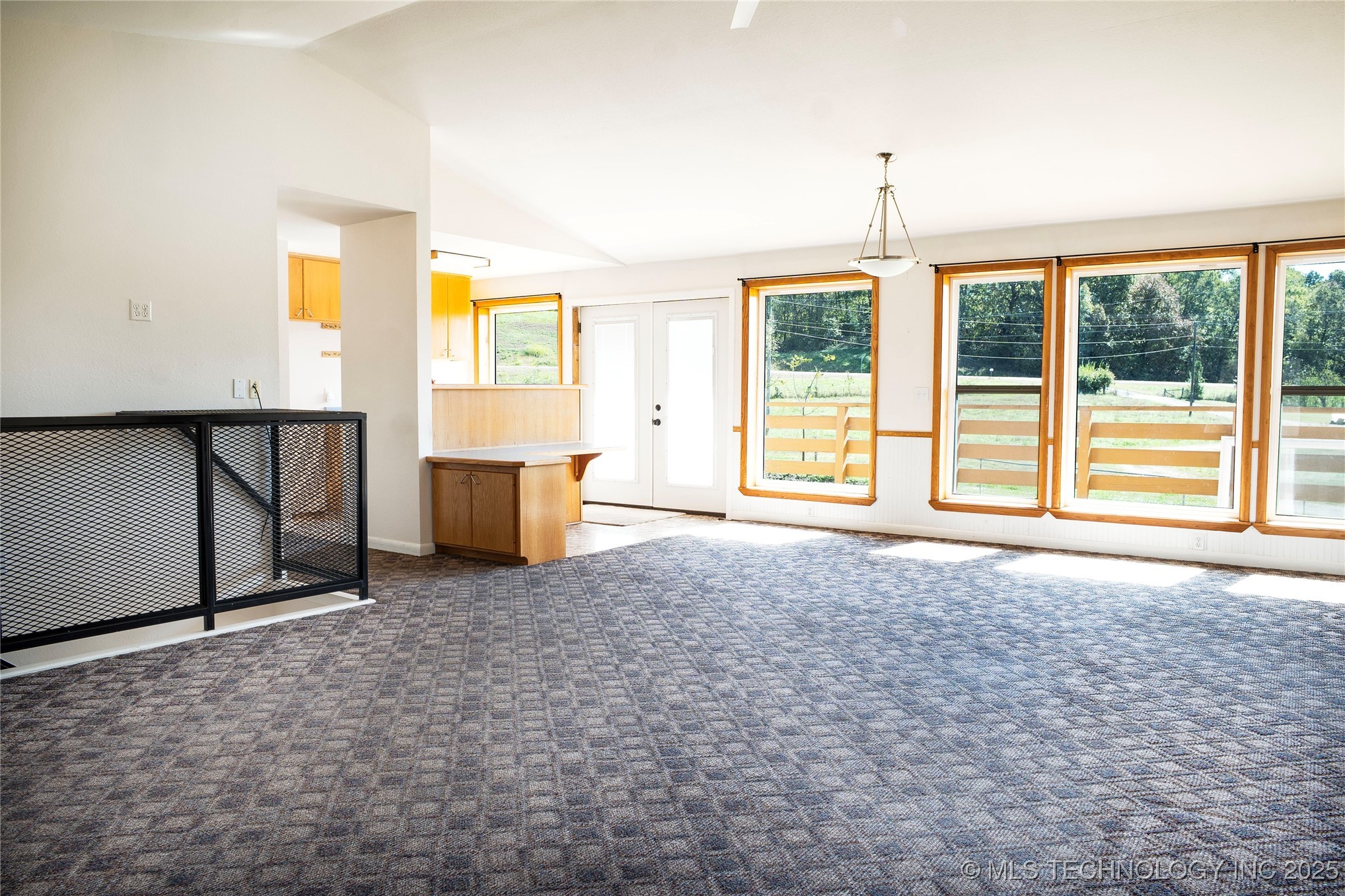 467875 Highway 62 Property Photo 9