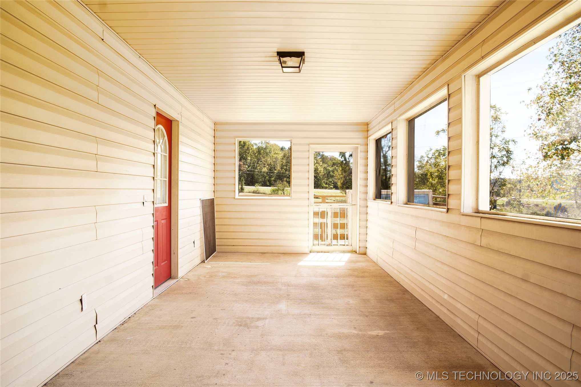 467875 Highway 62 Property Photo 16