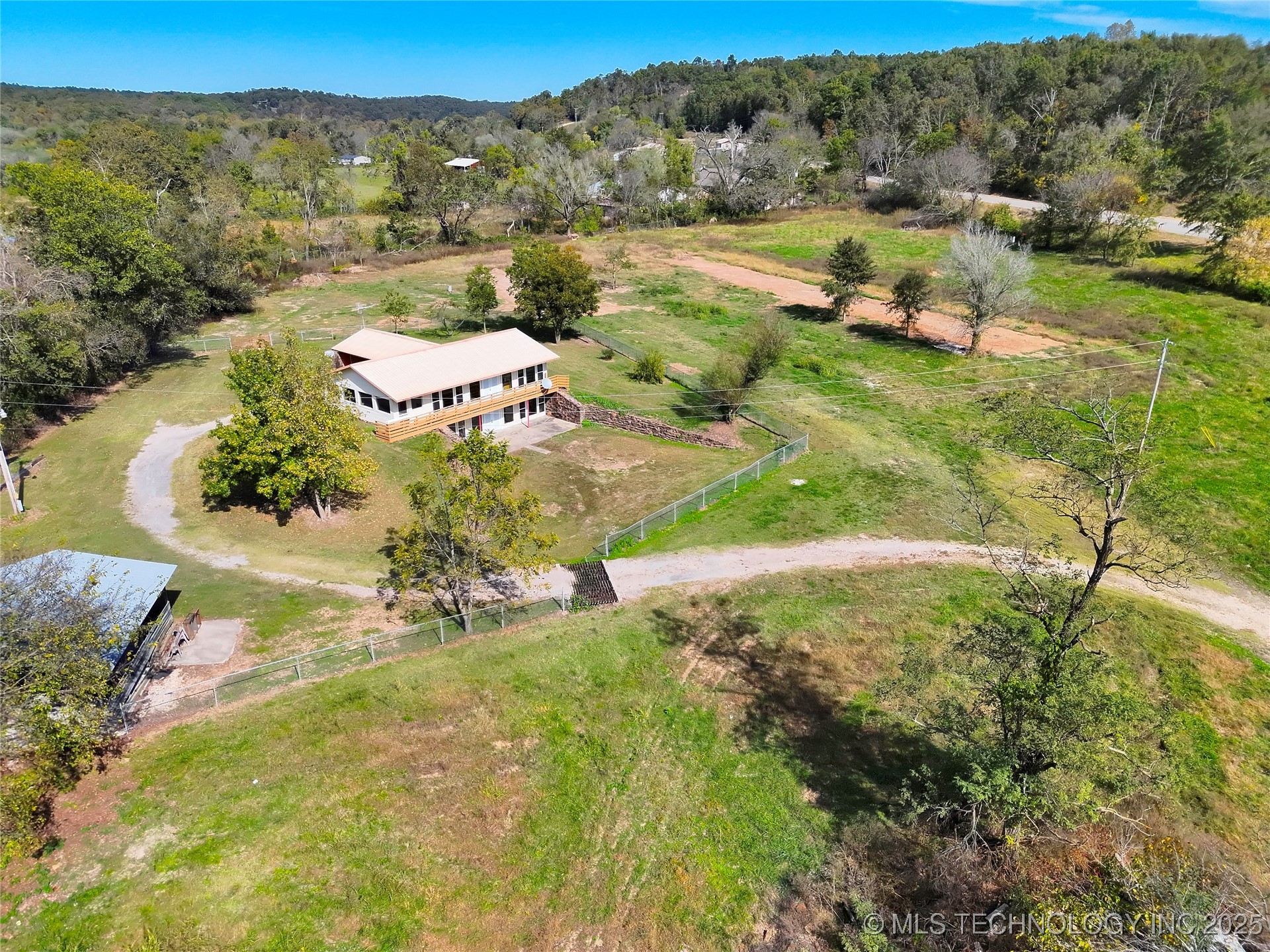 467875 Highway 62 Property Photo 36