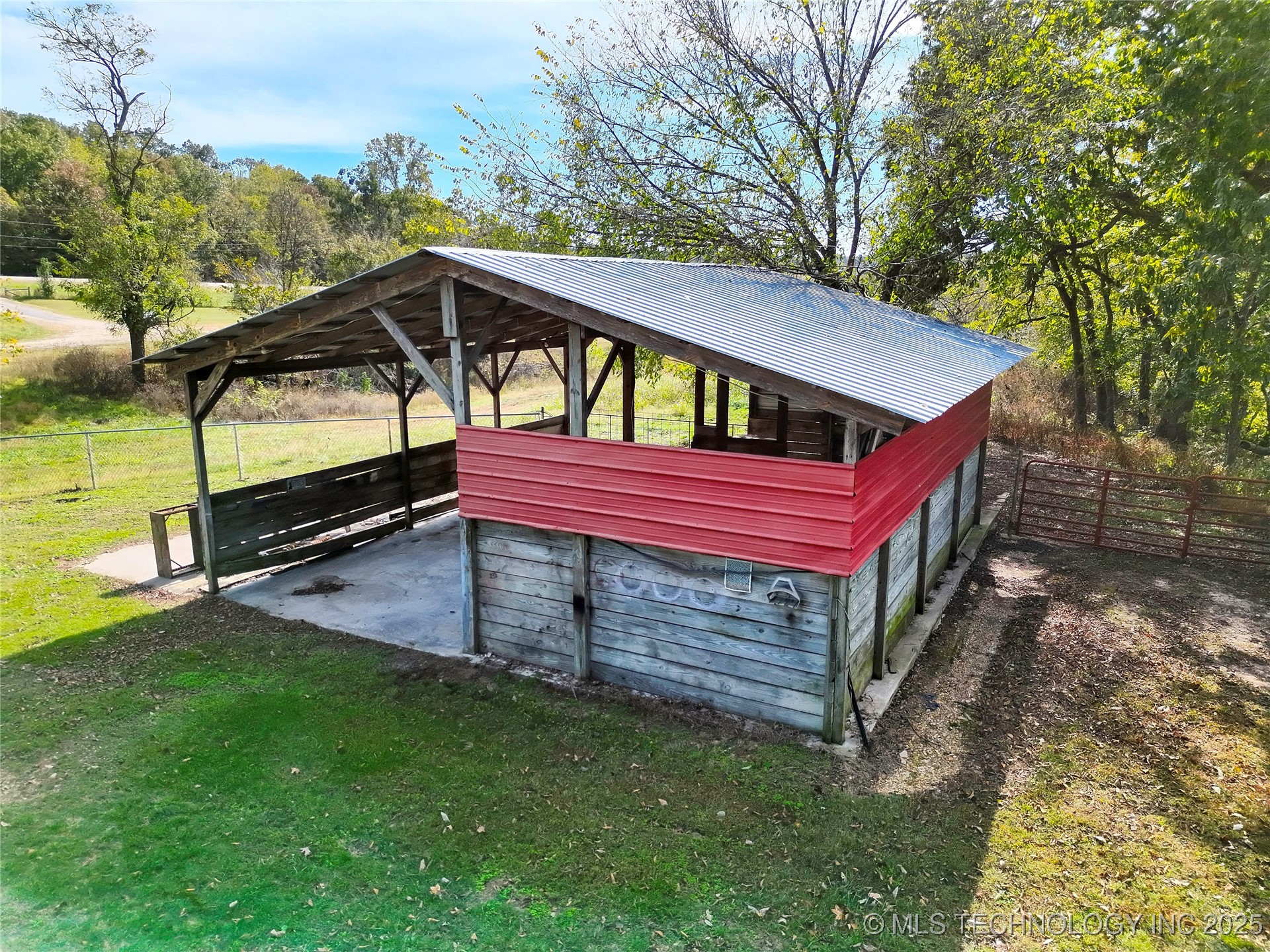 467875 Highway 62 Property Photo 43