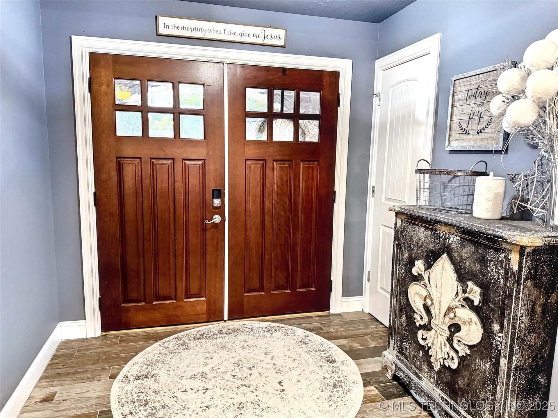 4236 Highland Drive Property Photo 2