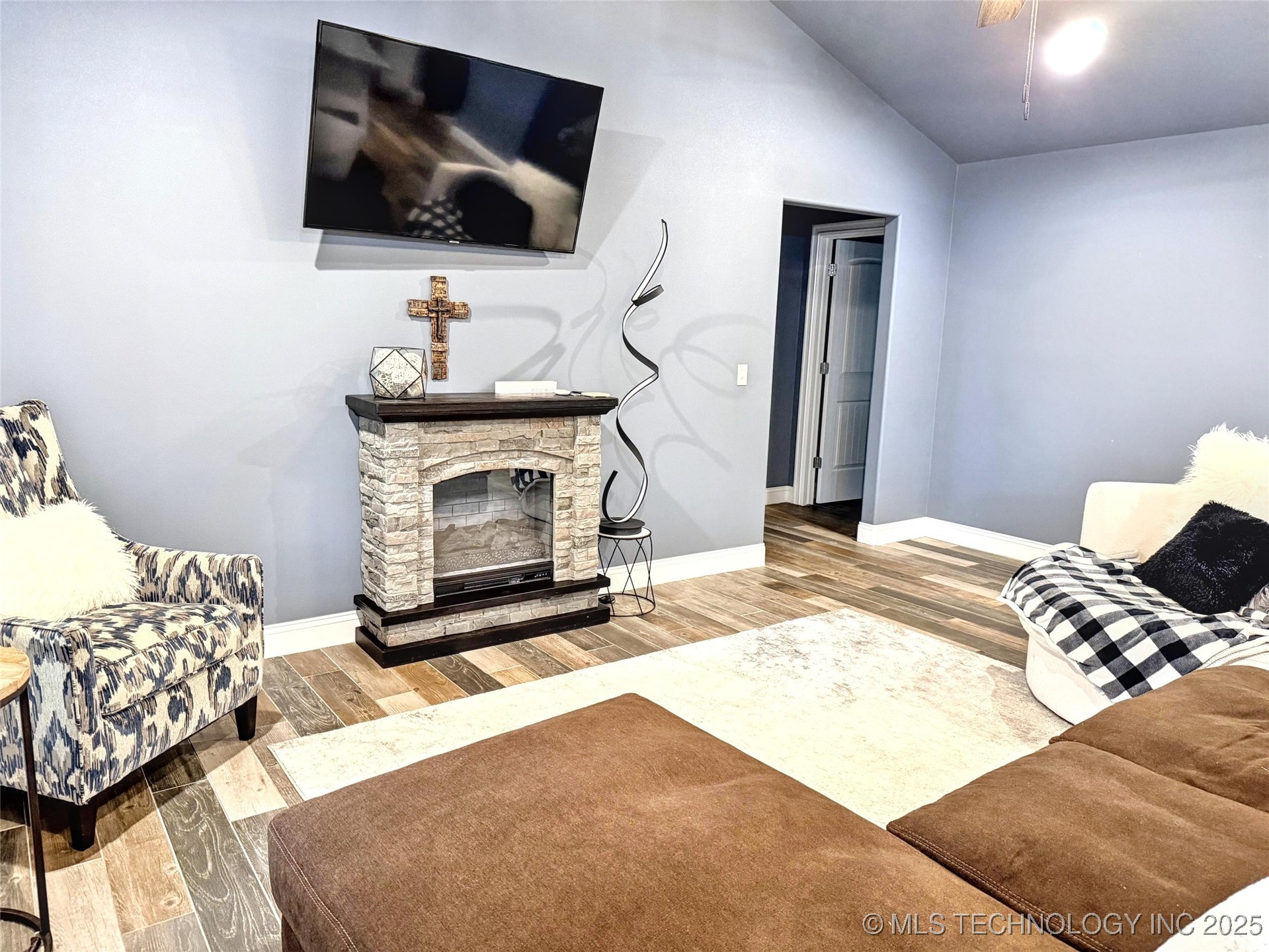 4236 Highland Drive Property Photo 5