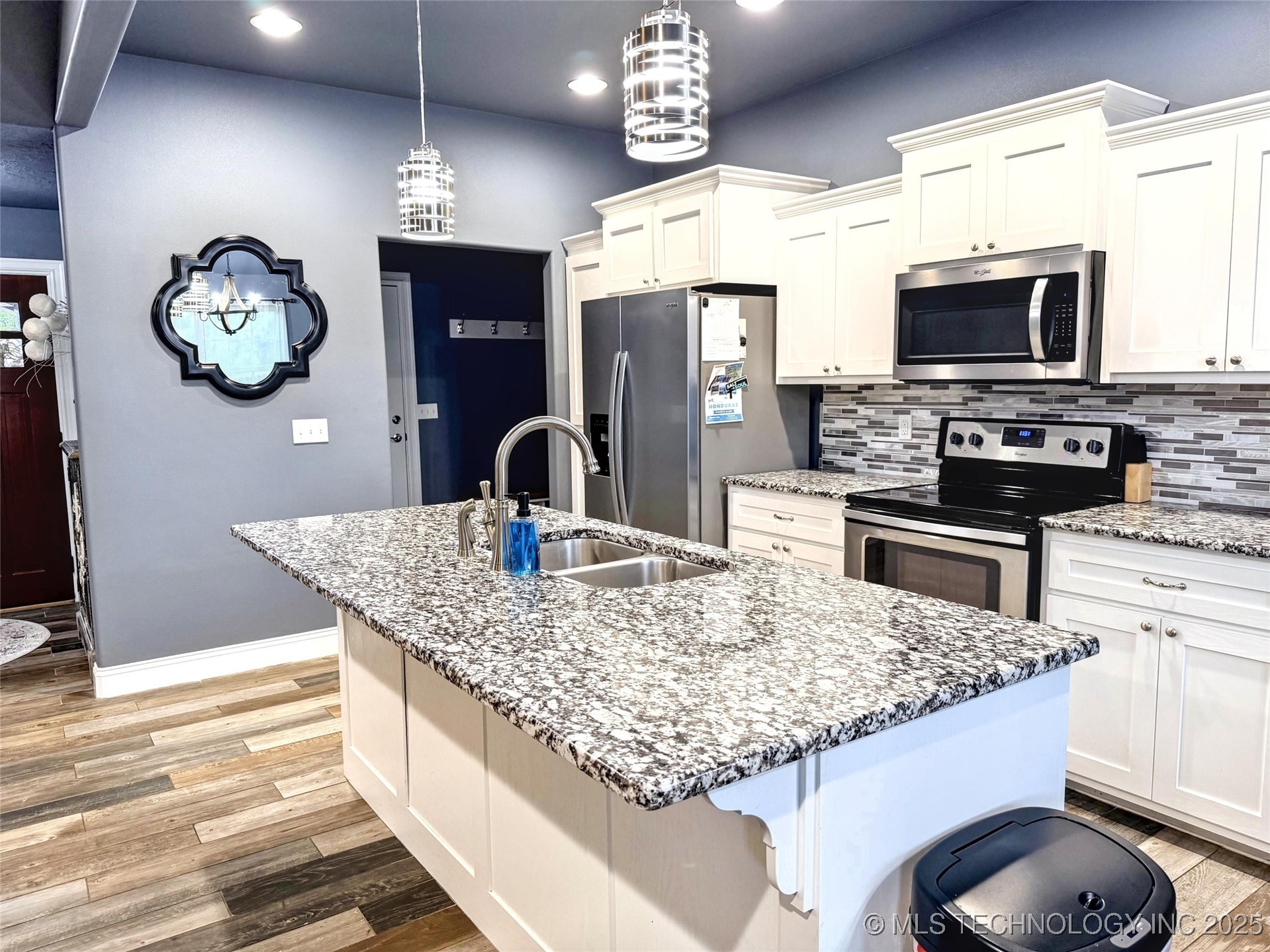 4236 Highland Drive Property Photo 6