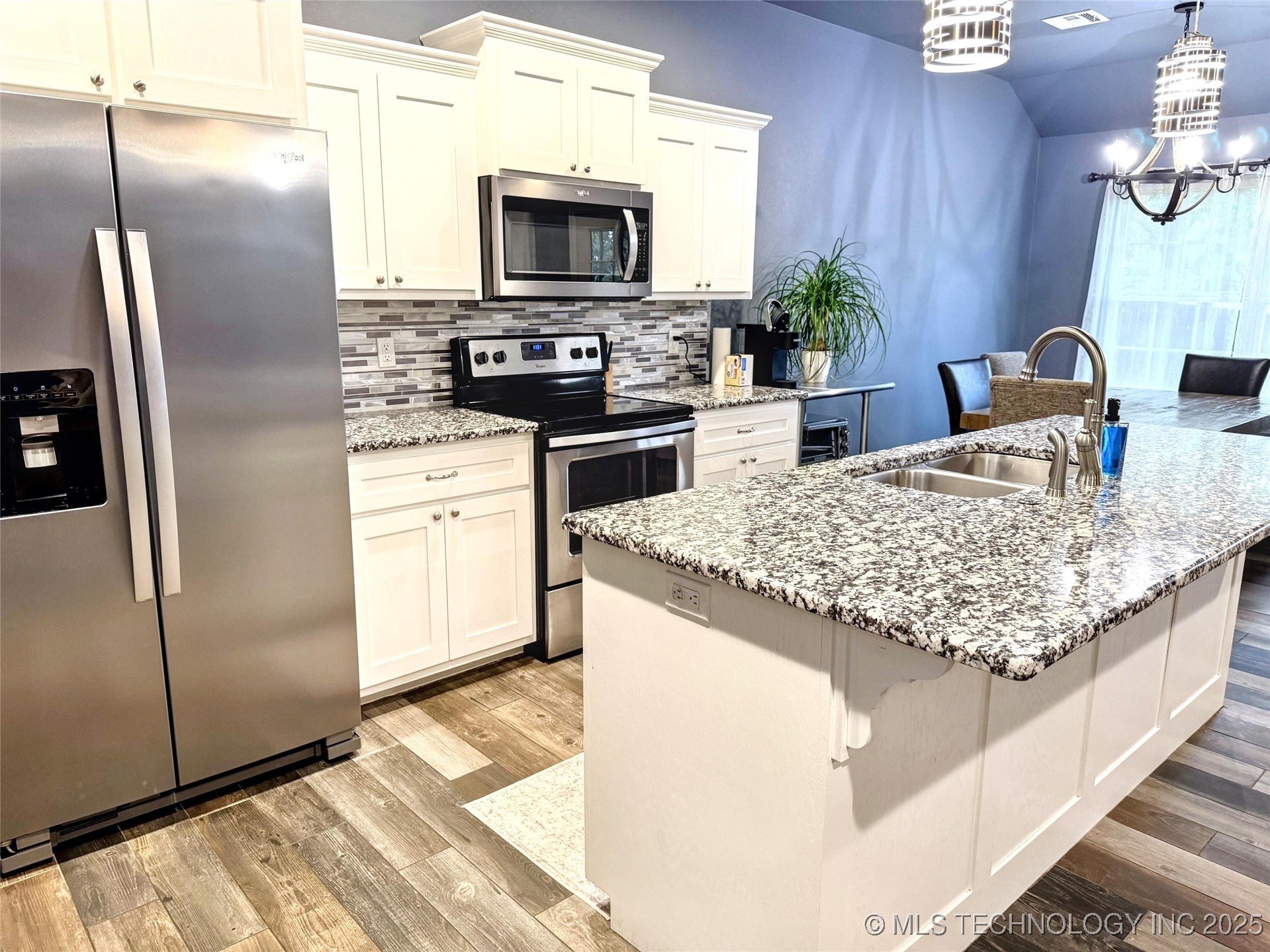 4236 Highland Drive Property Photo 7