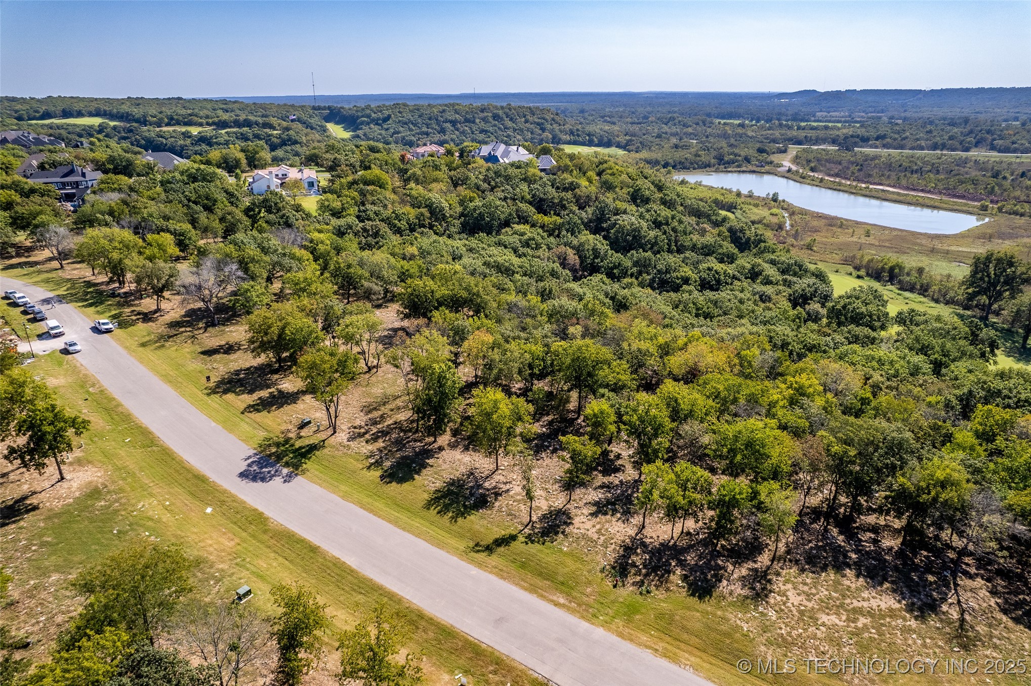 5865 N Eagle Road Property Photo 8