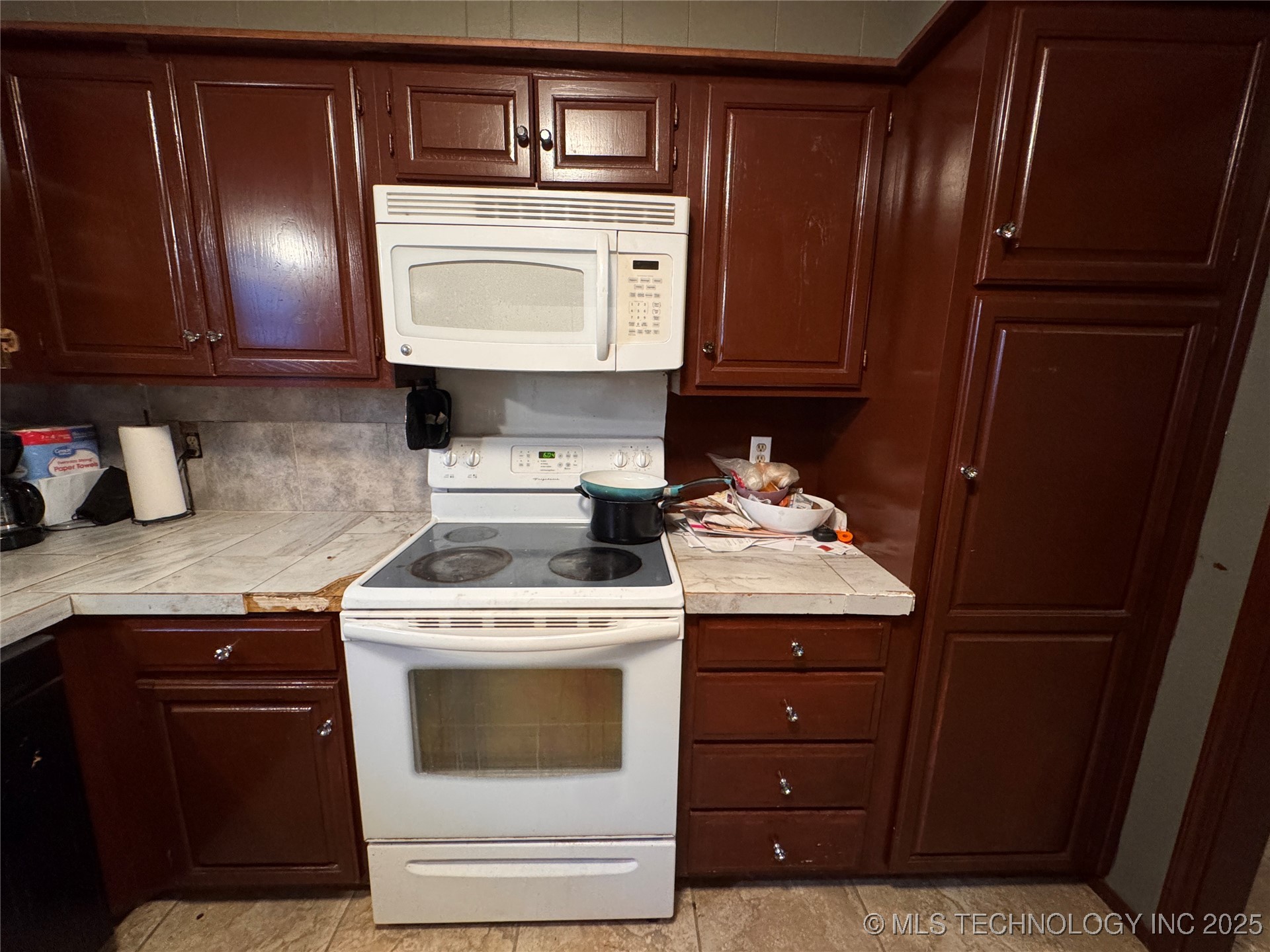 6109 E 91st Place Property Photo 8