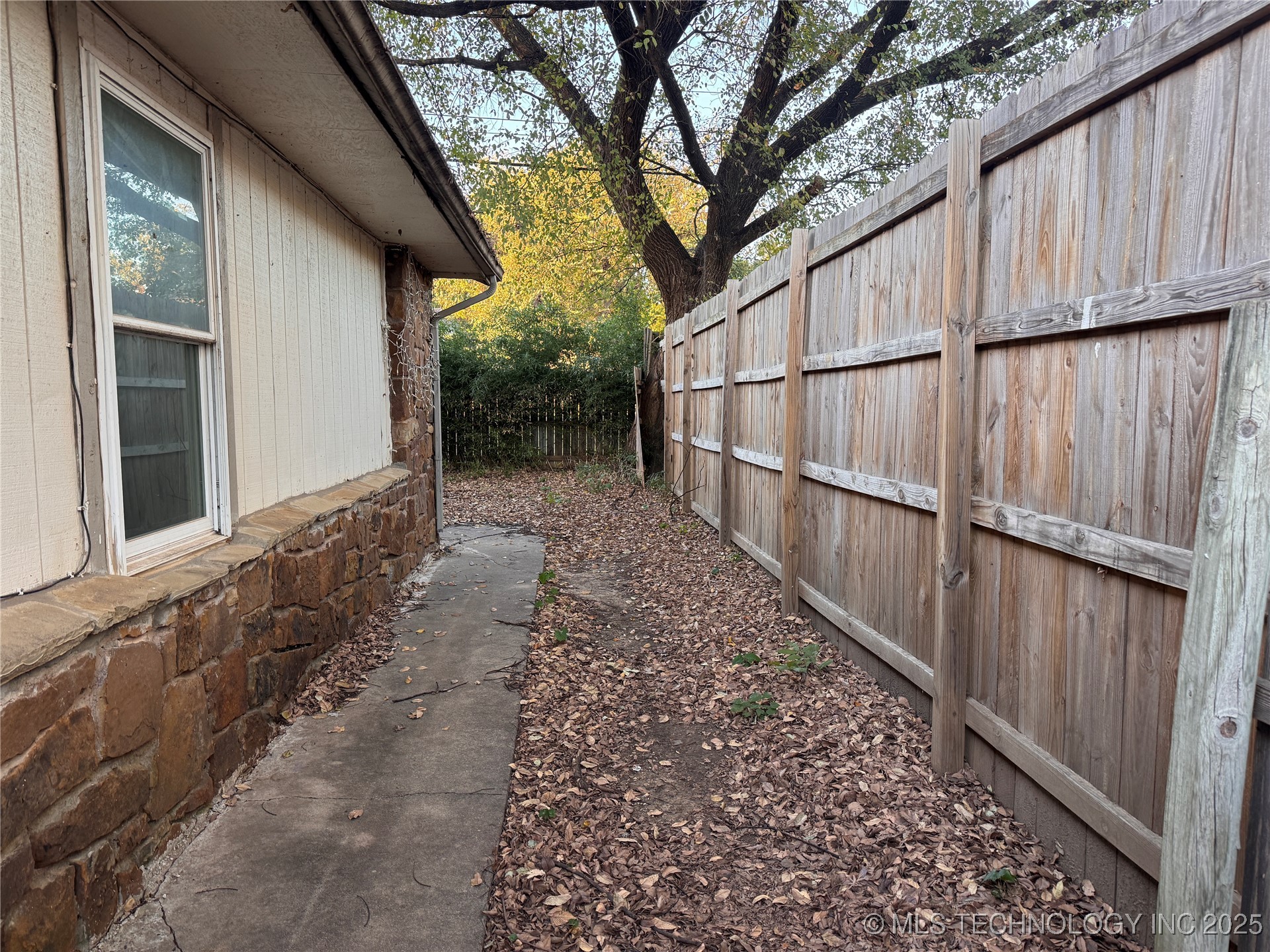 6109 E 91st Place Property Photo 21