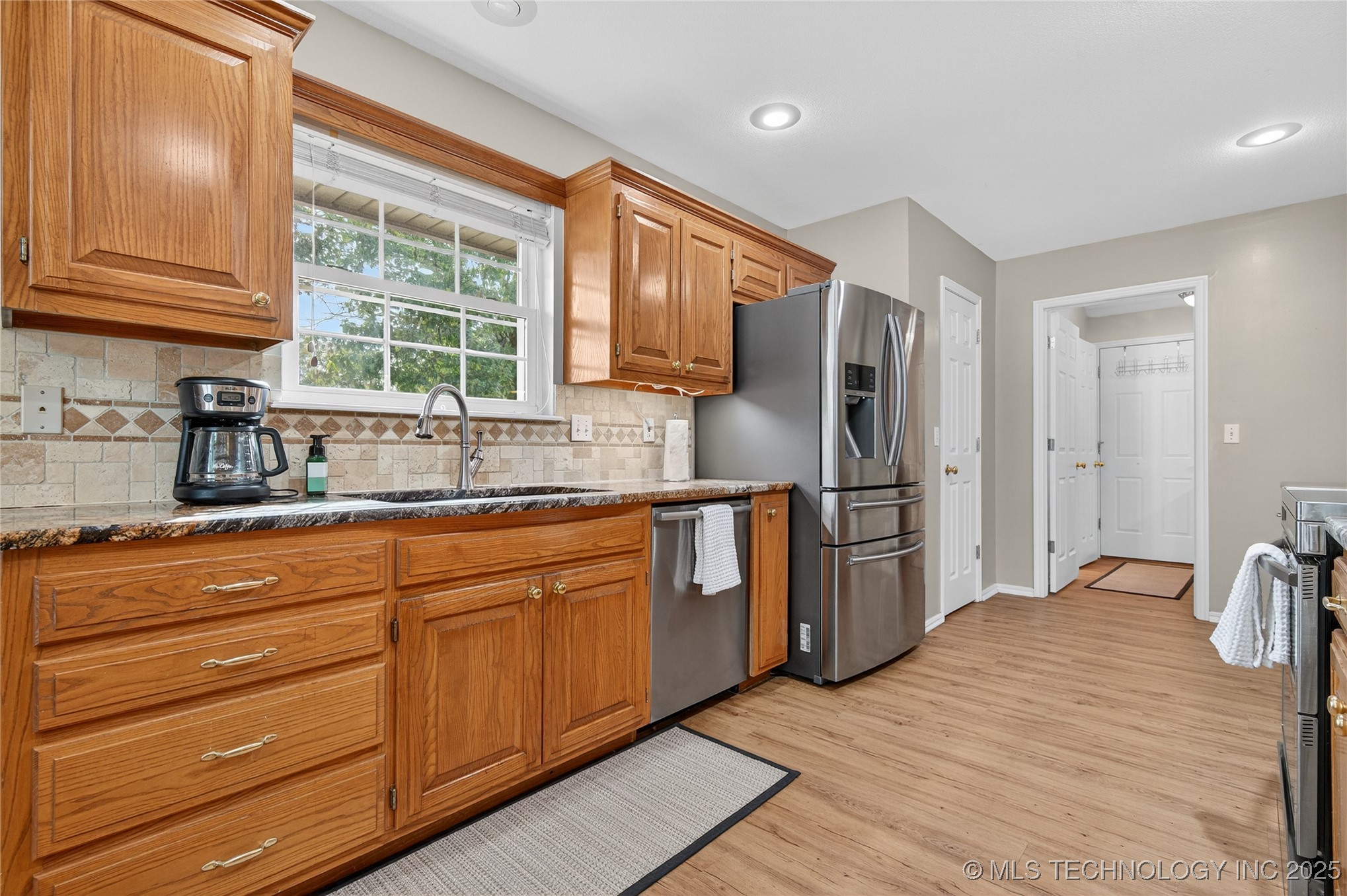 1935 Putnam Drive Property Photo 9