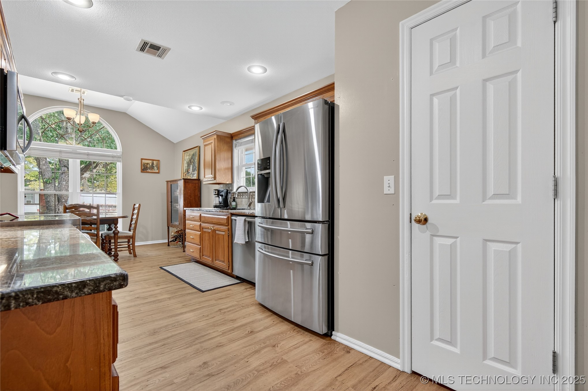 1935 Putnam Drive Property Photo 11