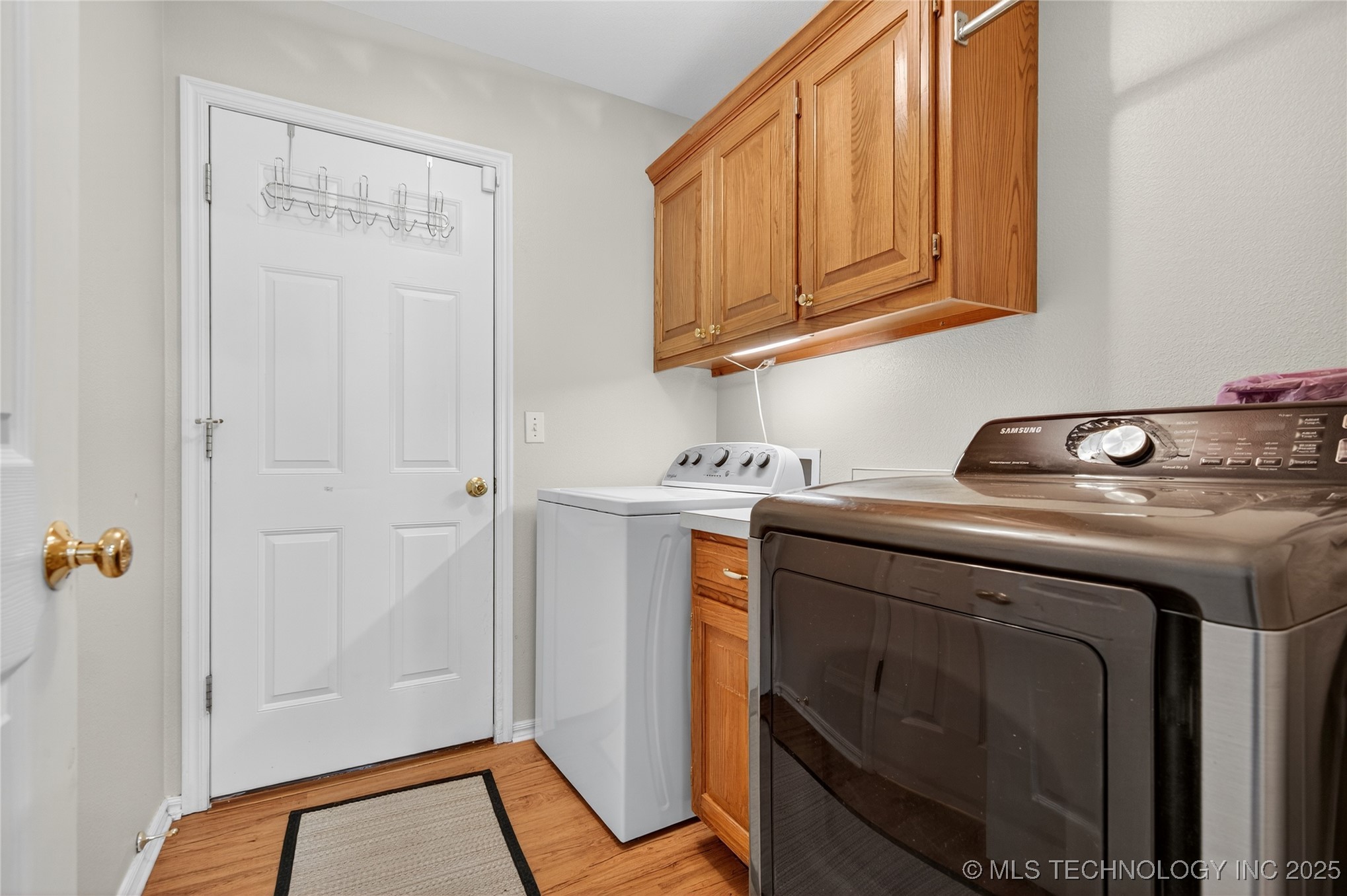 1935 Putnam Drive Property Photo 13