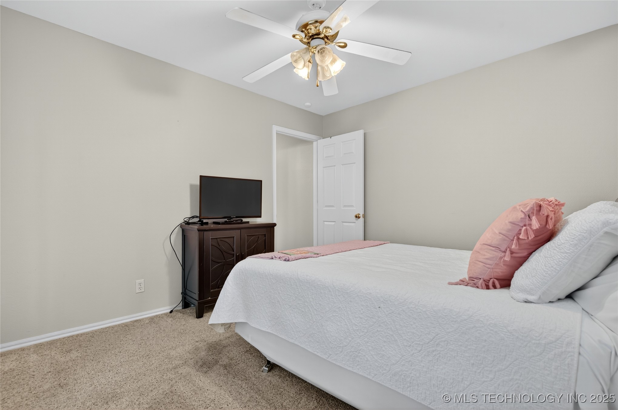 1935 Putnam Drive Property Photo 20