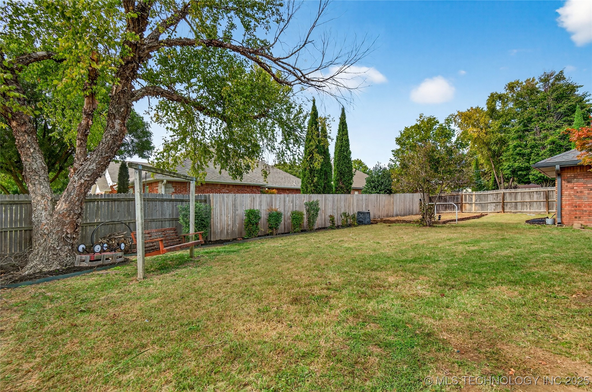 1935 Putnam Drive Property Photo 27