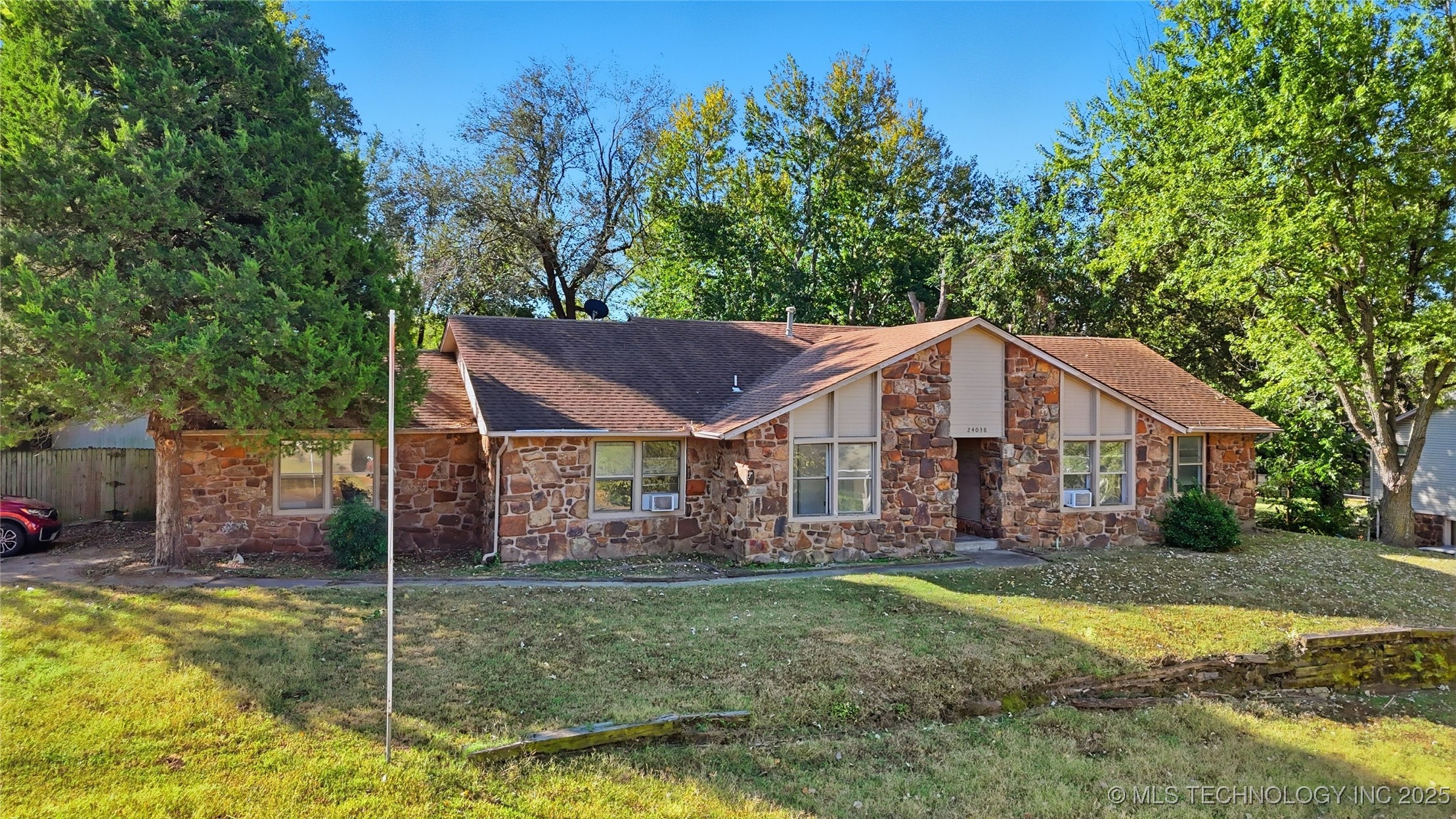 24038 E Lamb Terrace Property Photo 2