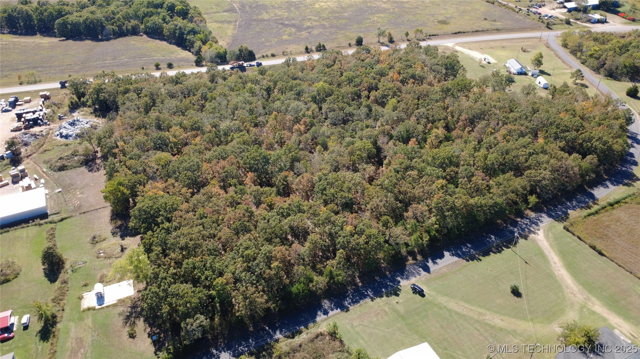 461685 E 770 Road Property Photo 2