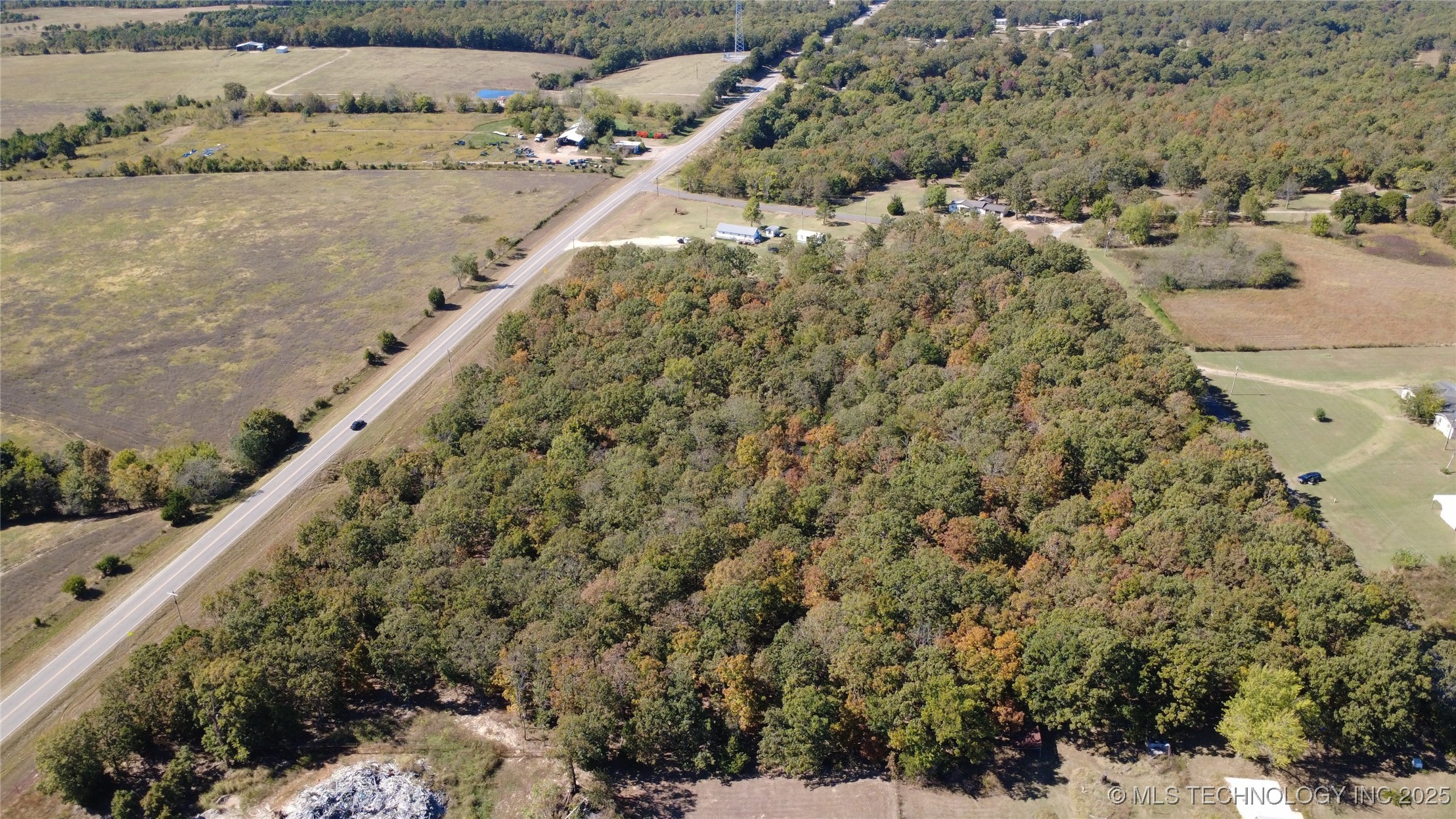 461685 E 770 Road Property Photo 3