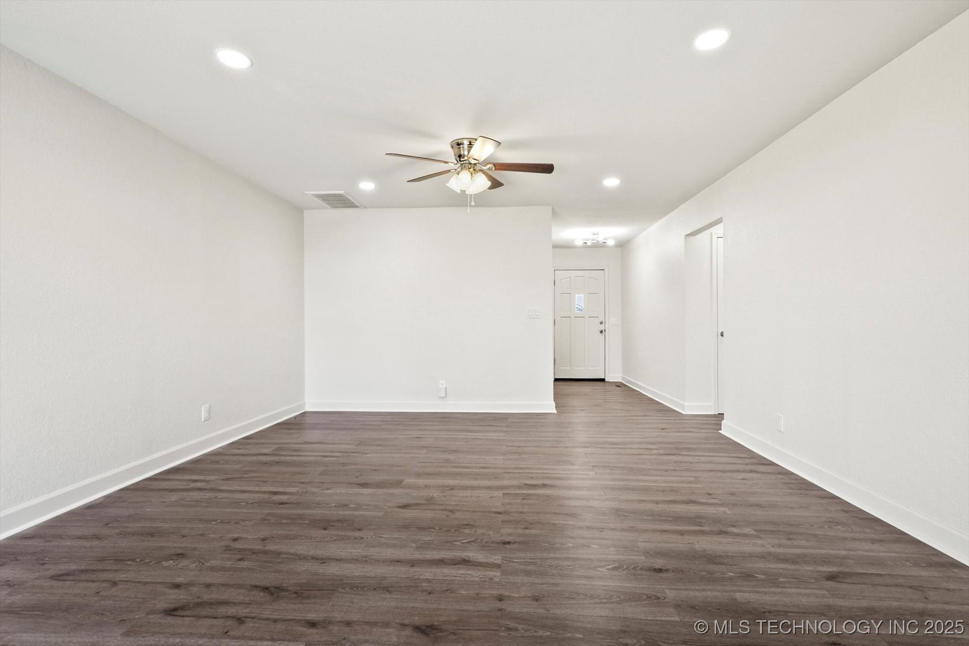 2426 S 104th East Avenue Property Photo 6