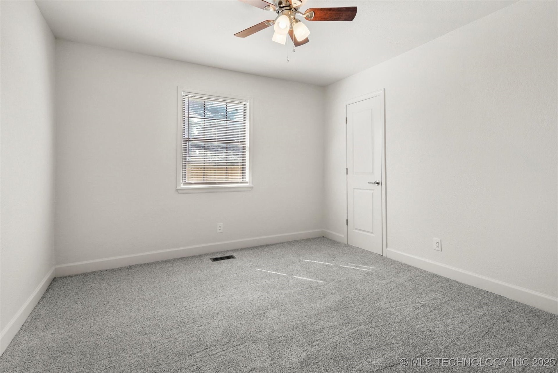 2426 S 104th East Avenue Property Photo 18