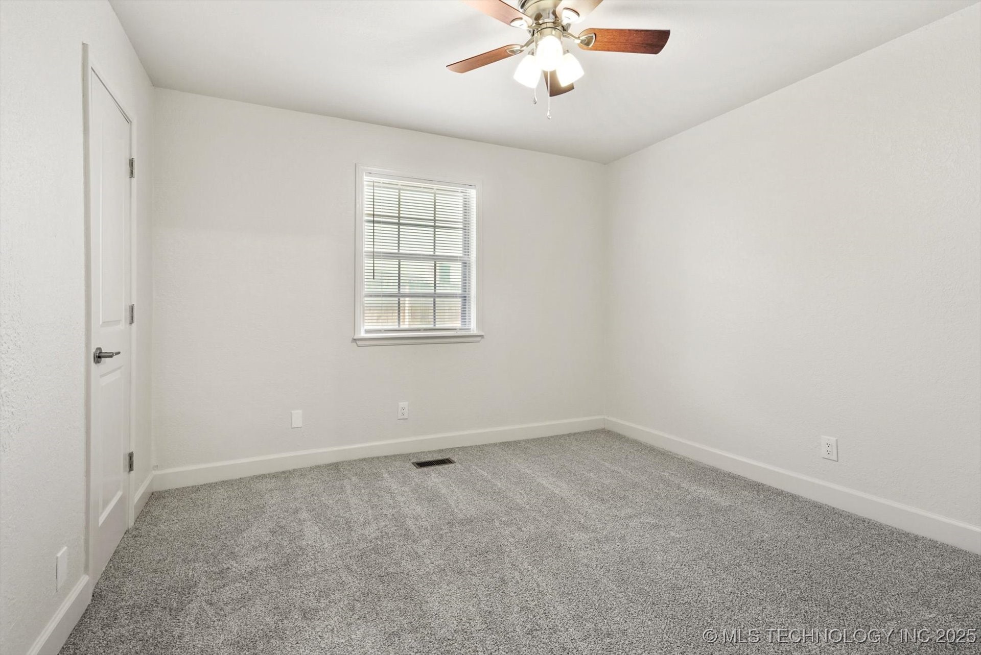 2426 S 104th East Avenue Property Photo 21