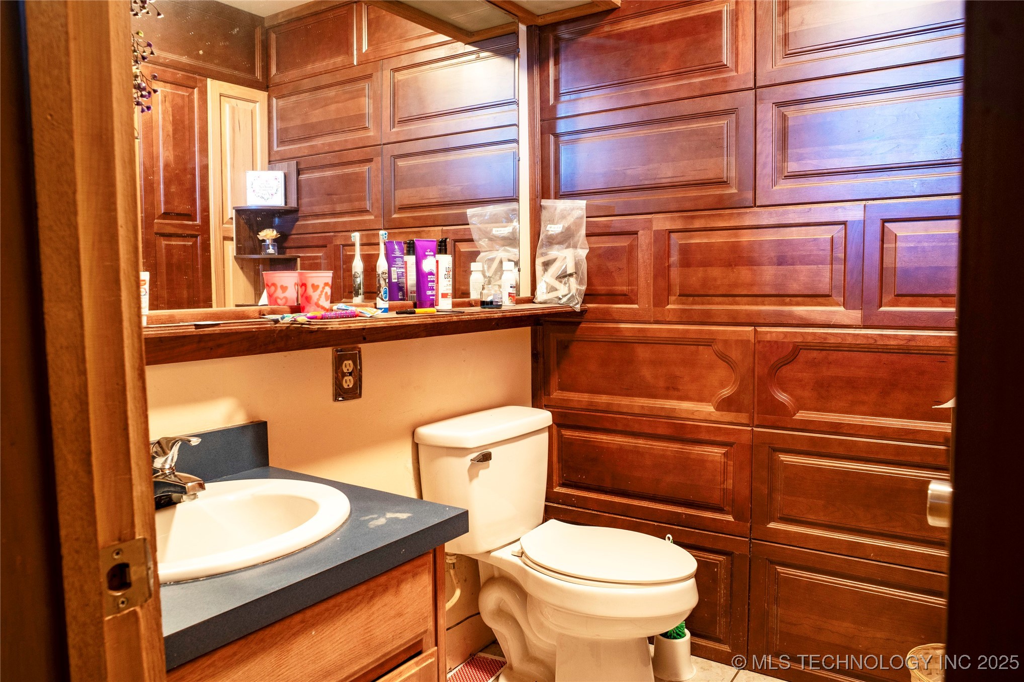 2544664 Property Photo 23