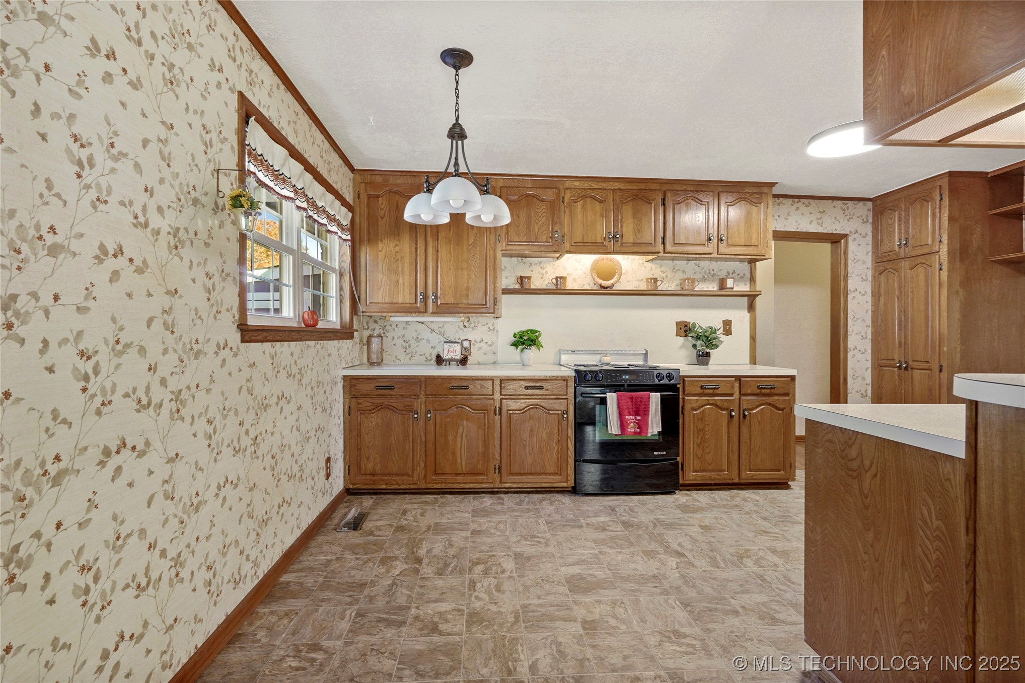 11465 E 4th Place Property Photo 9