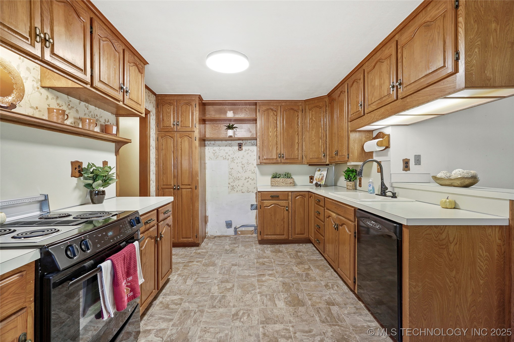 11465 E 4th Place Property Photo 10