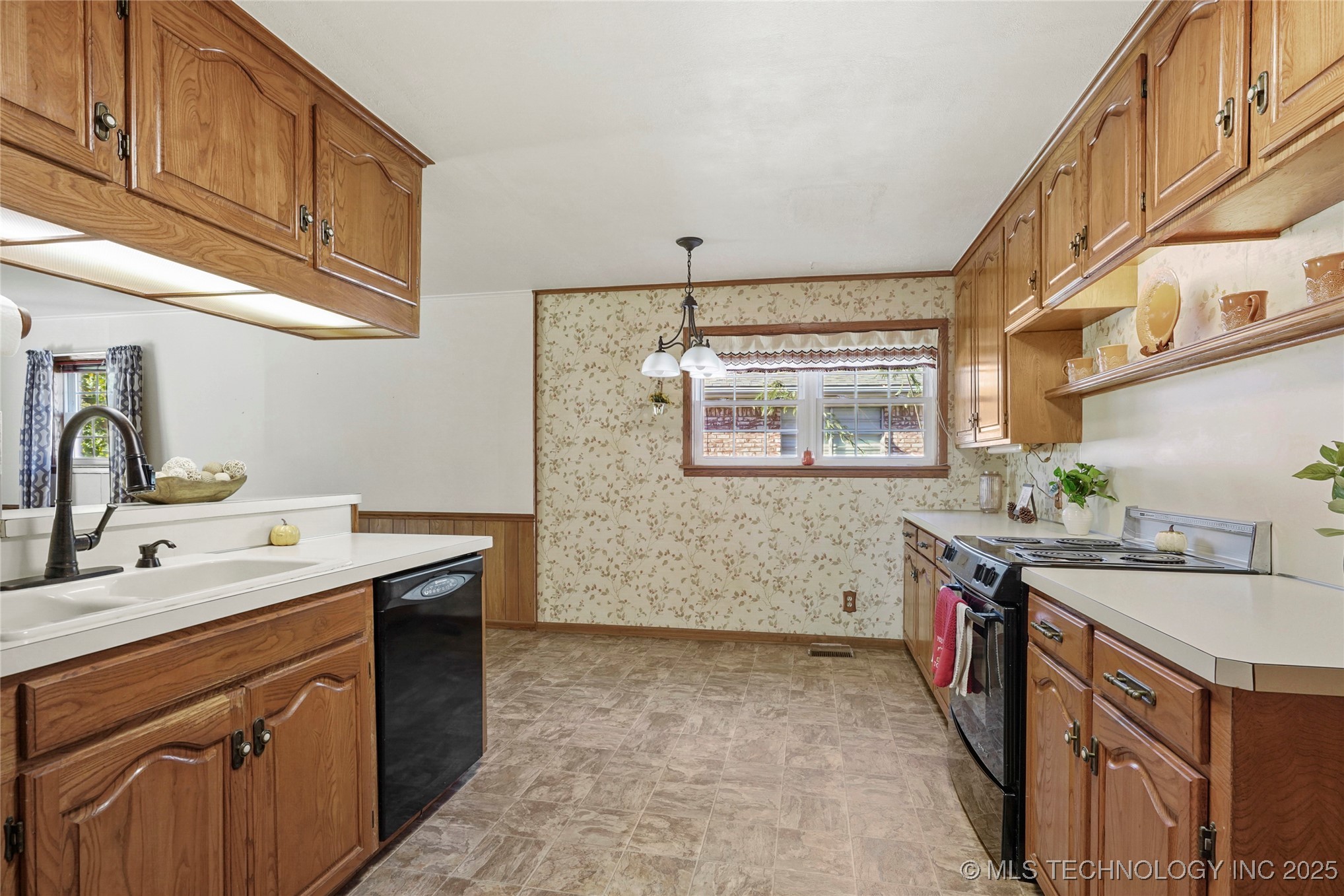 11465 E 4th Place Property Photo 11