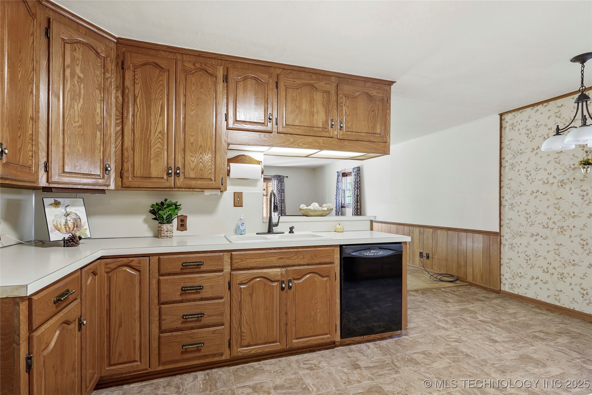 11465 E 4th Place Property Photo 12