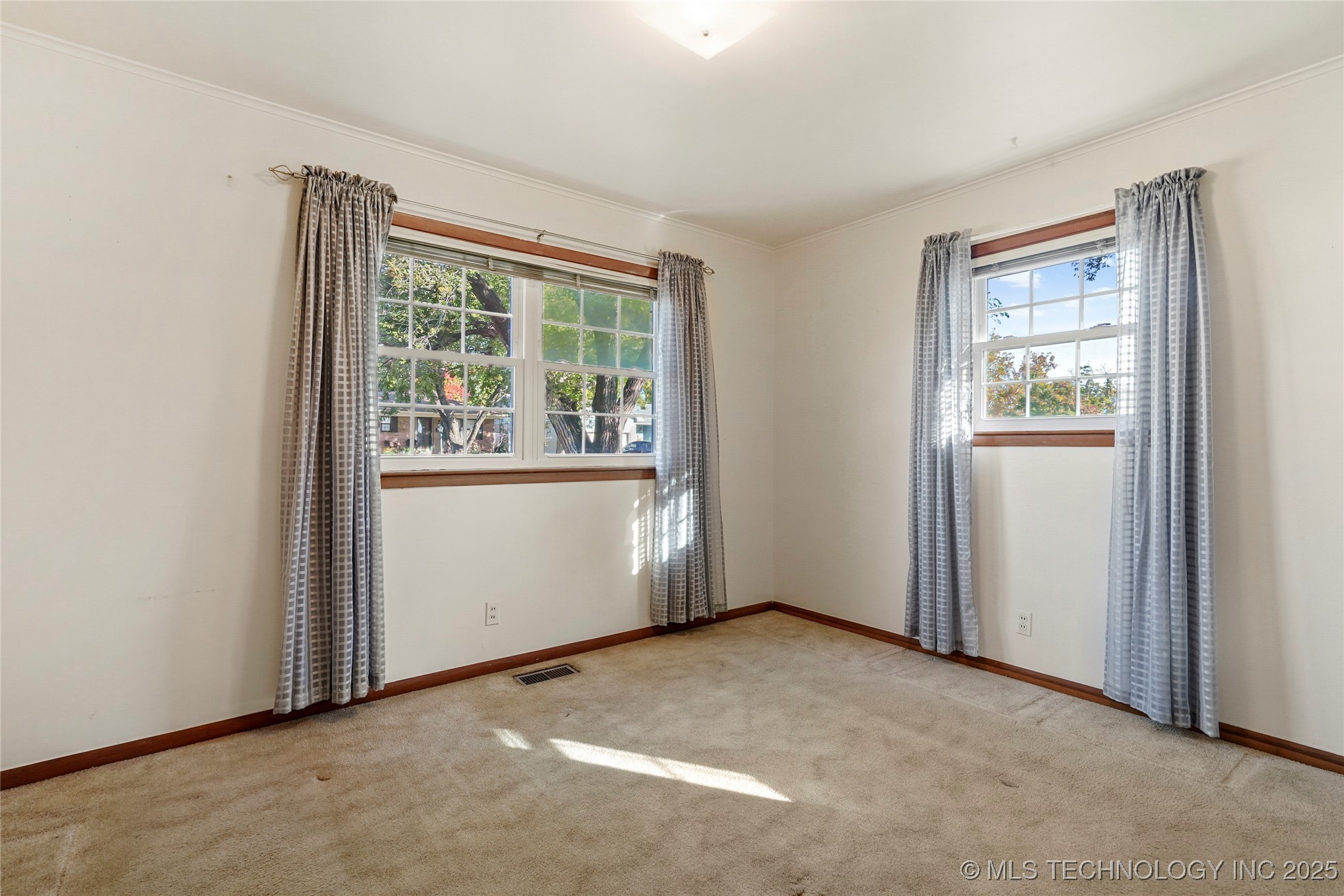 11465 E 4th Place Property Photo 13