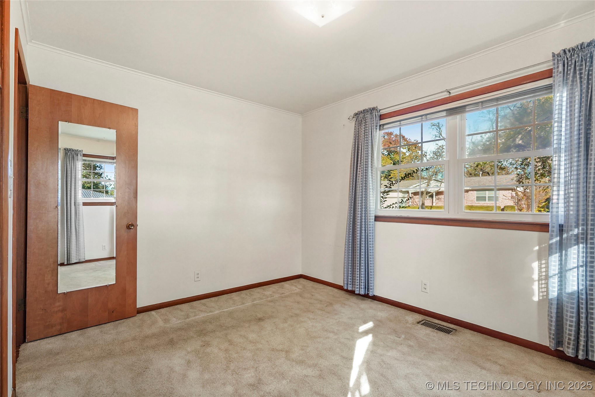 11465 E 4th Place Property Photo 15