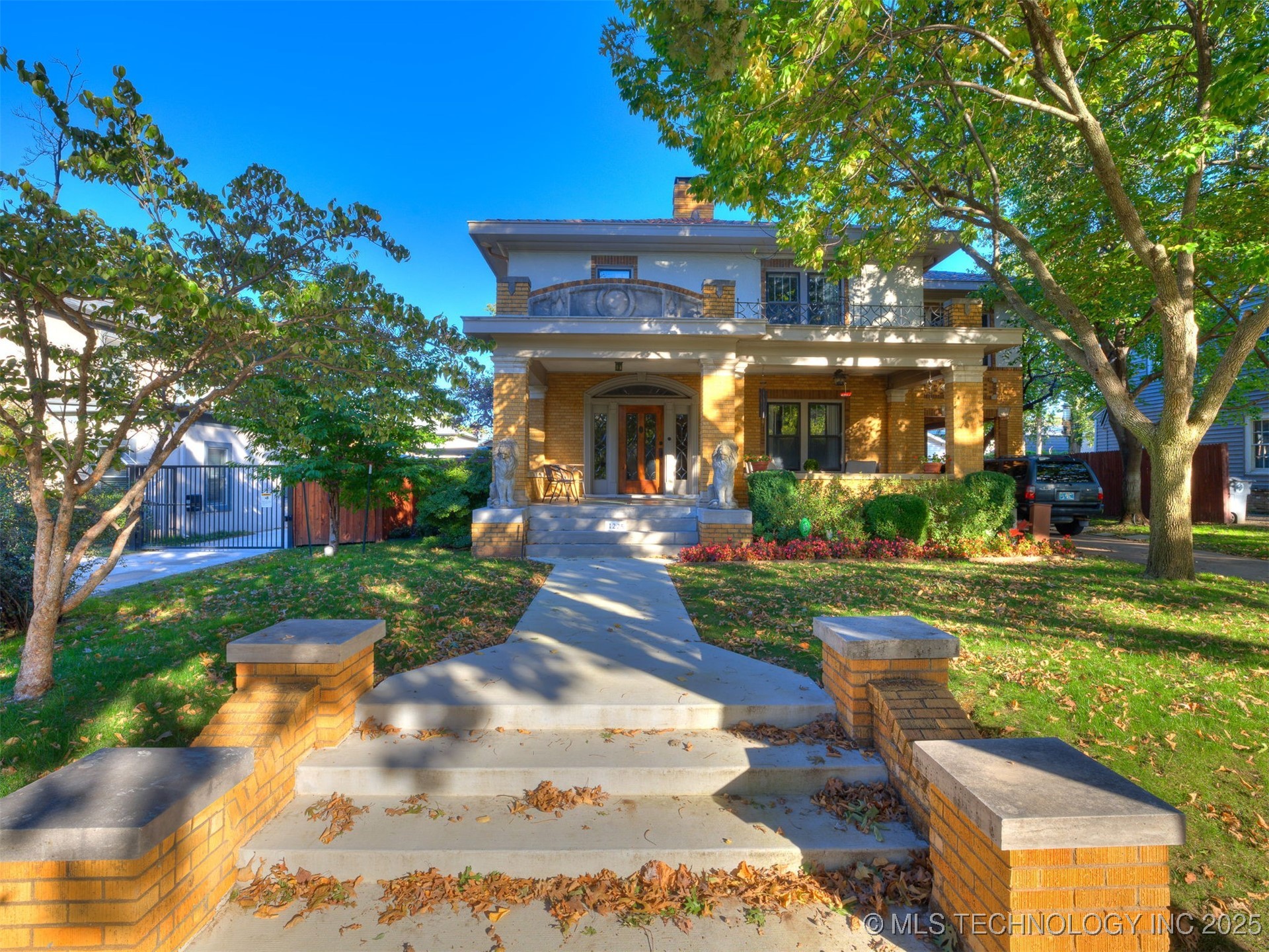 1225 S Owasso Avenue Property Photo 2