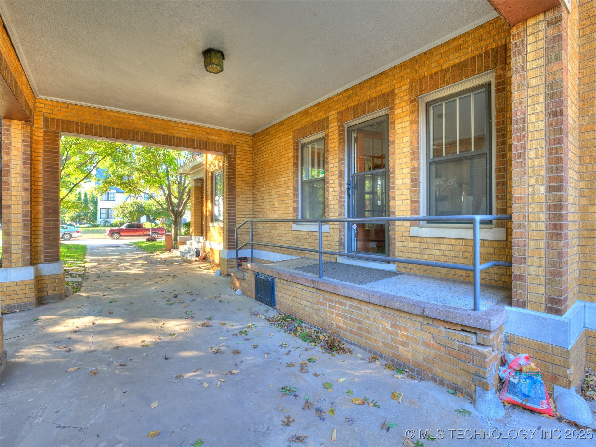 1225 S Owasso Avenue Property Photo 6