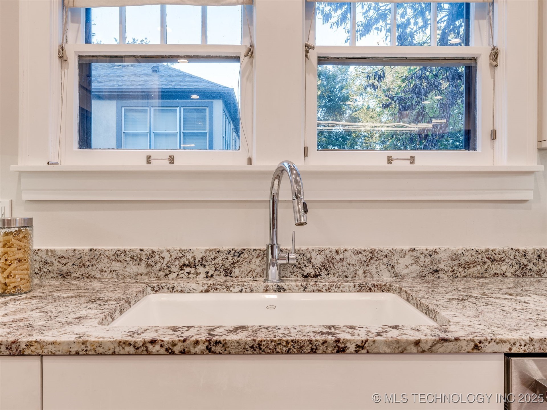 1225 S Owasso Avenue Property Photo 31