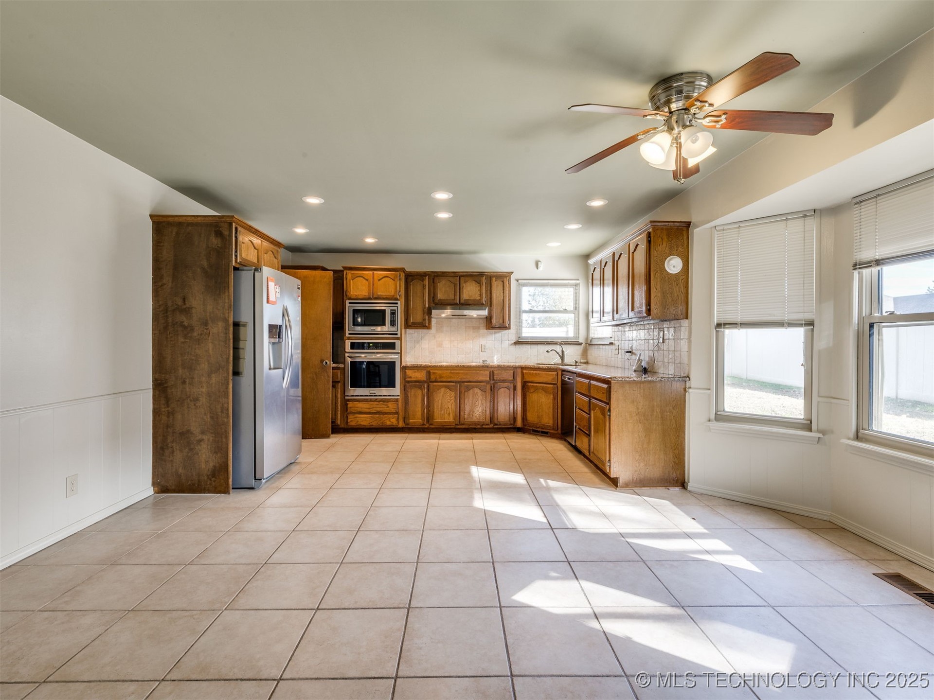 3405 E Louisville Street Property Photo 6