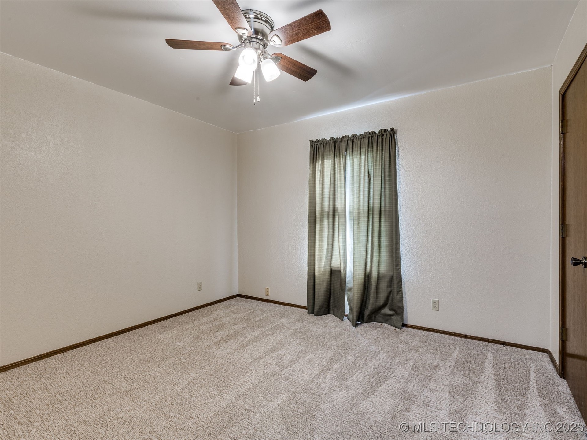 3405 E Louisville Street Property Photo 27