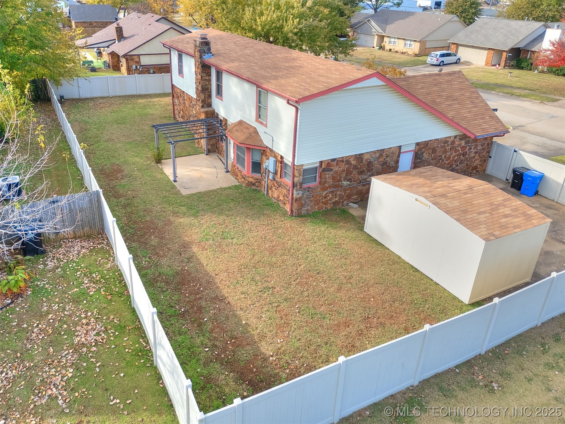 3405 E Louisville Street Property Photo 36