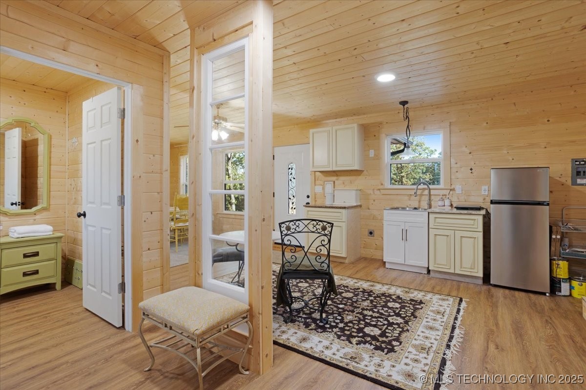 187475 N 4138 Property Photo 15