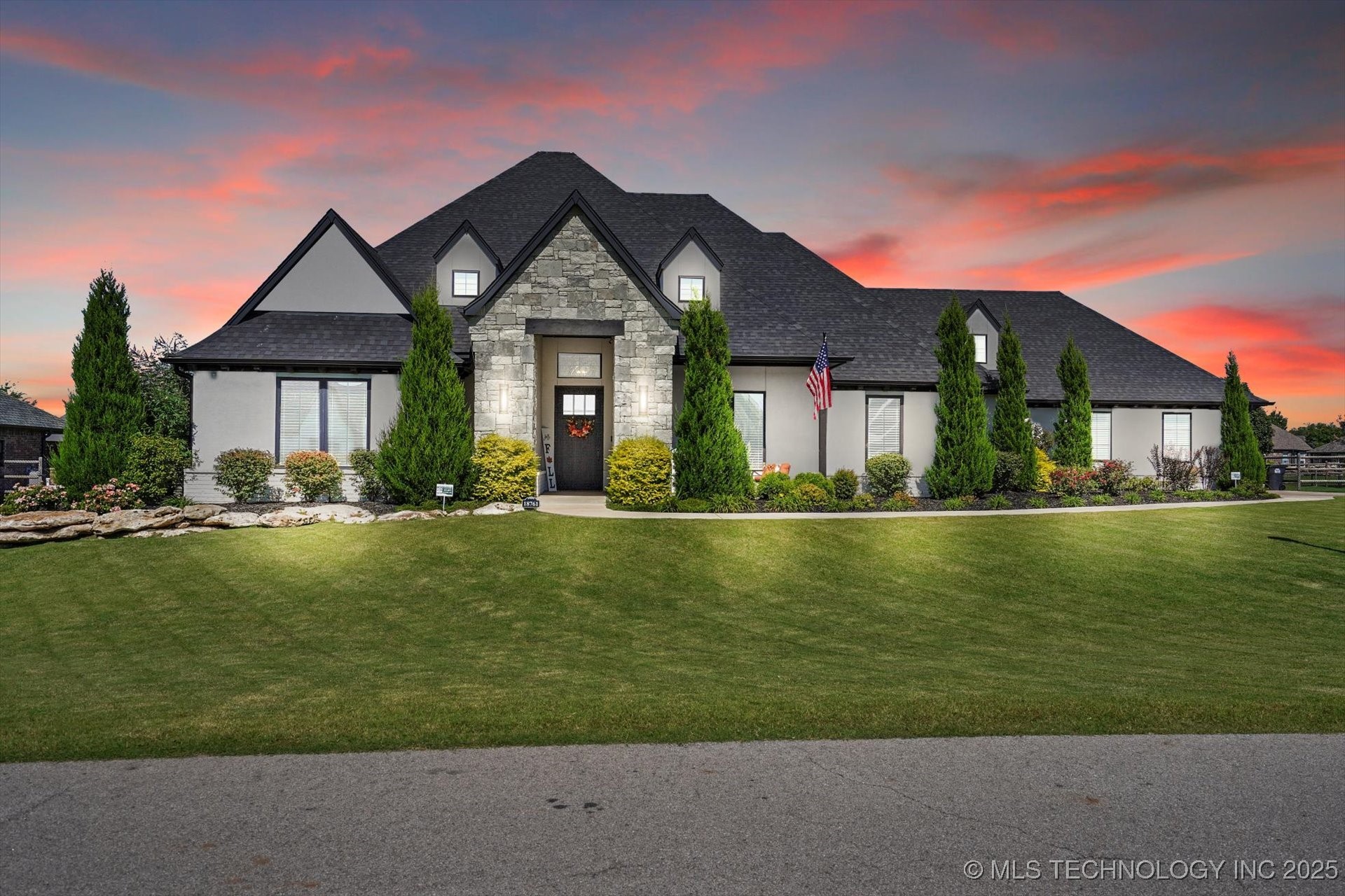 18761 E Red Fox Trail Property Photo 1