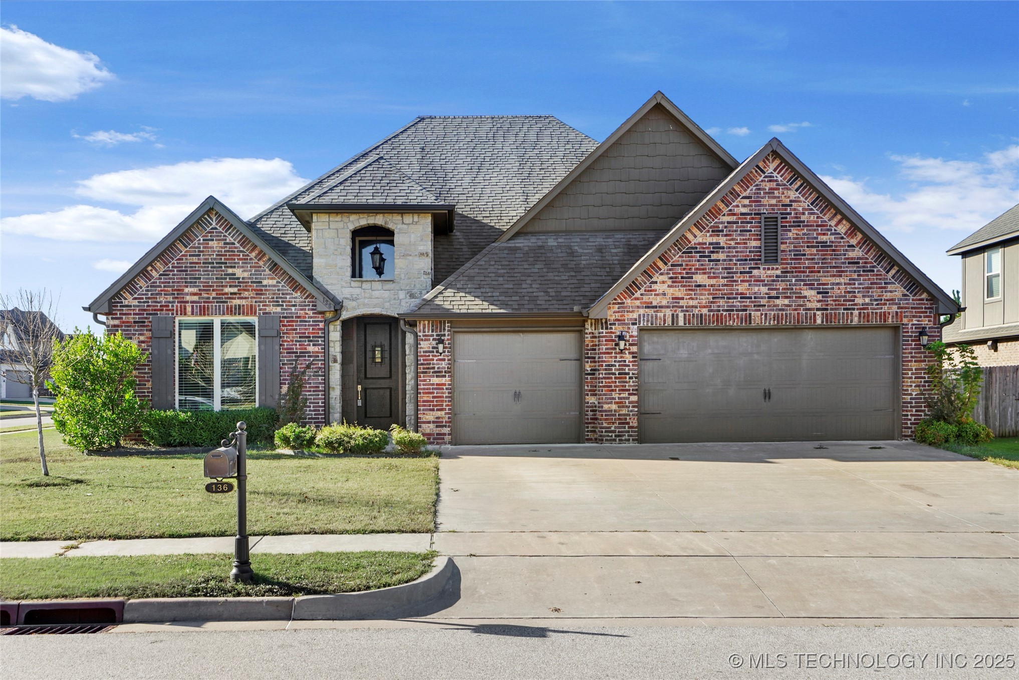 136 E 128th Place S Property Photo 2