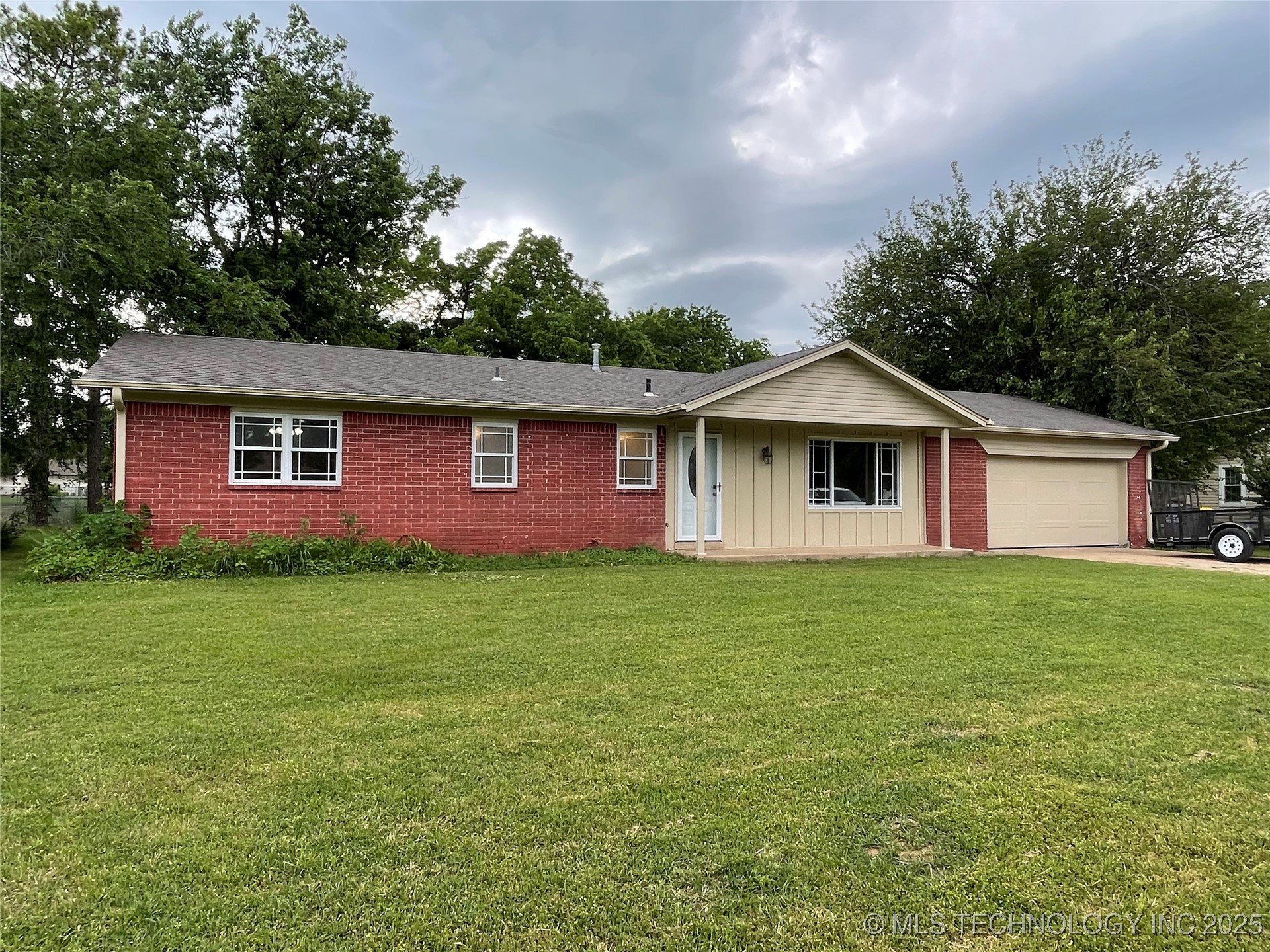 422 N Forest Street Property Photo 1