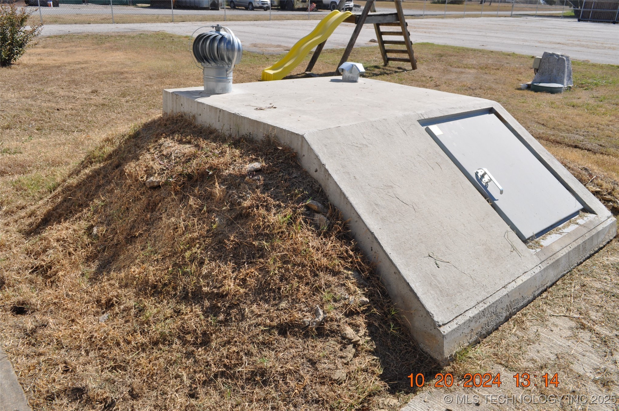 15890 E Pine Street Property Photo 4