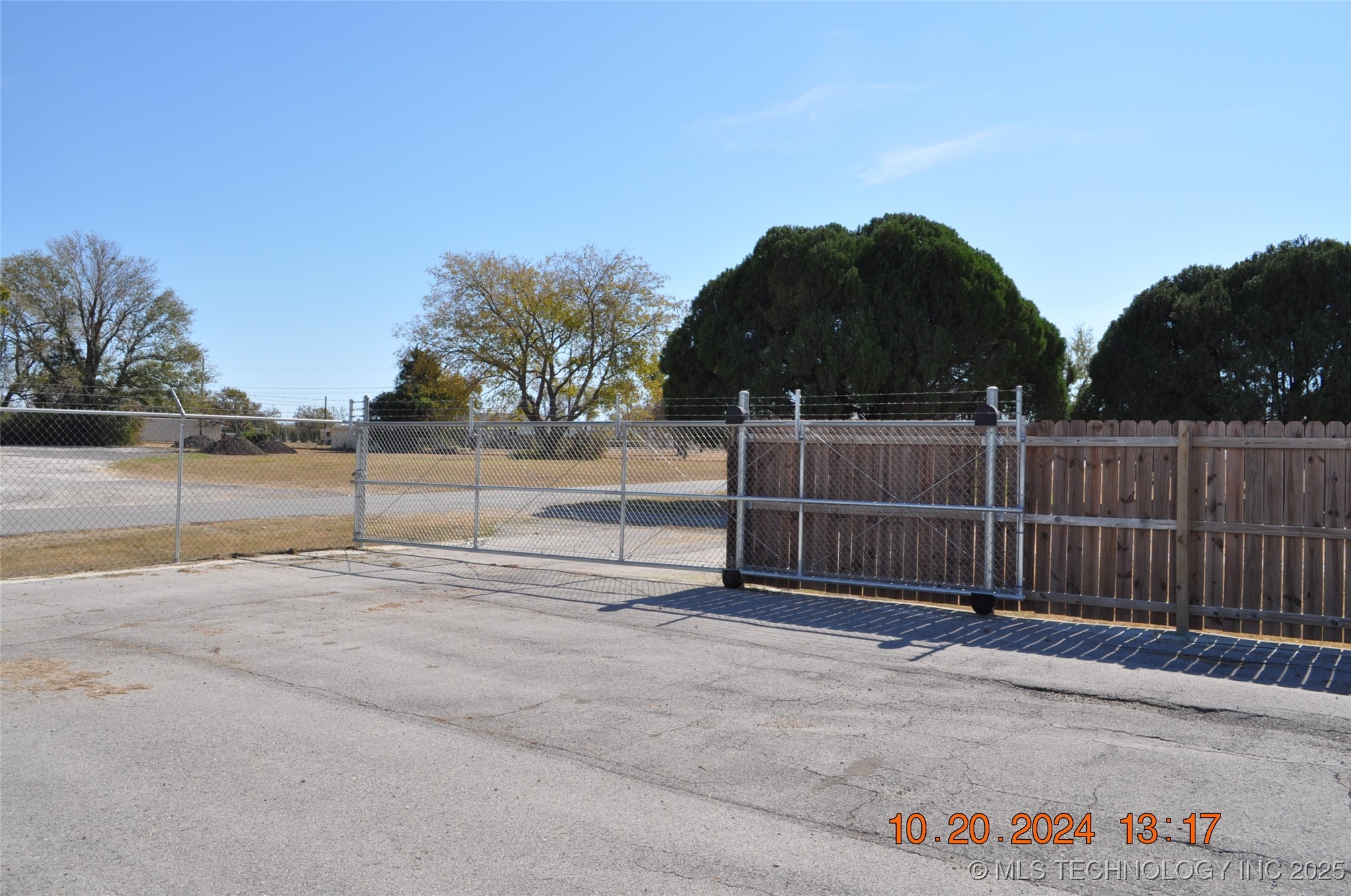 15890 E Pine Street Property Photo 11