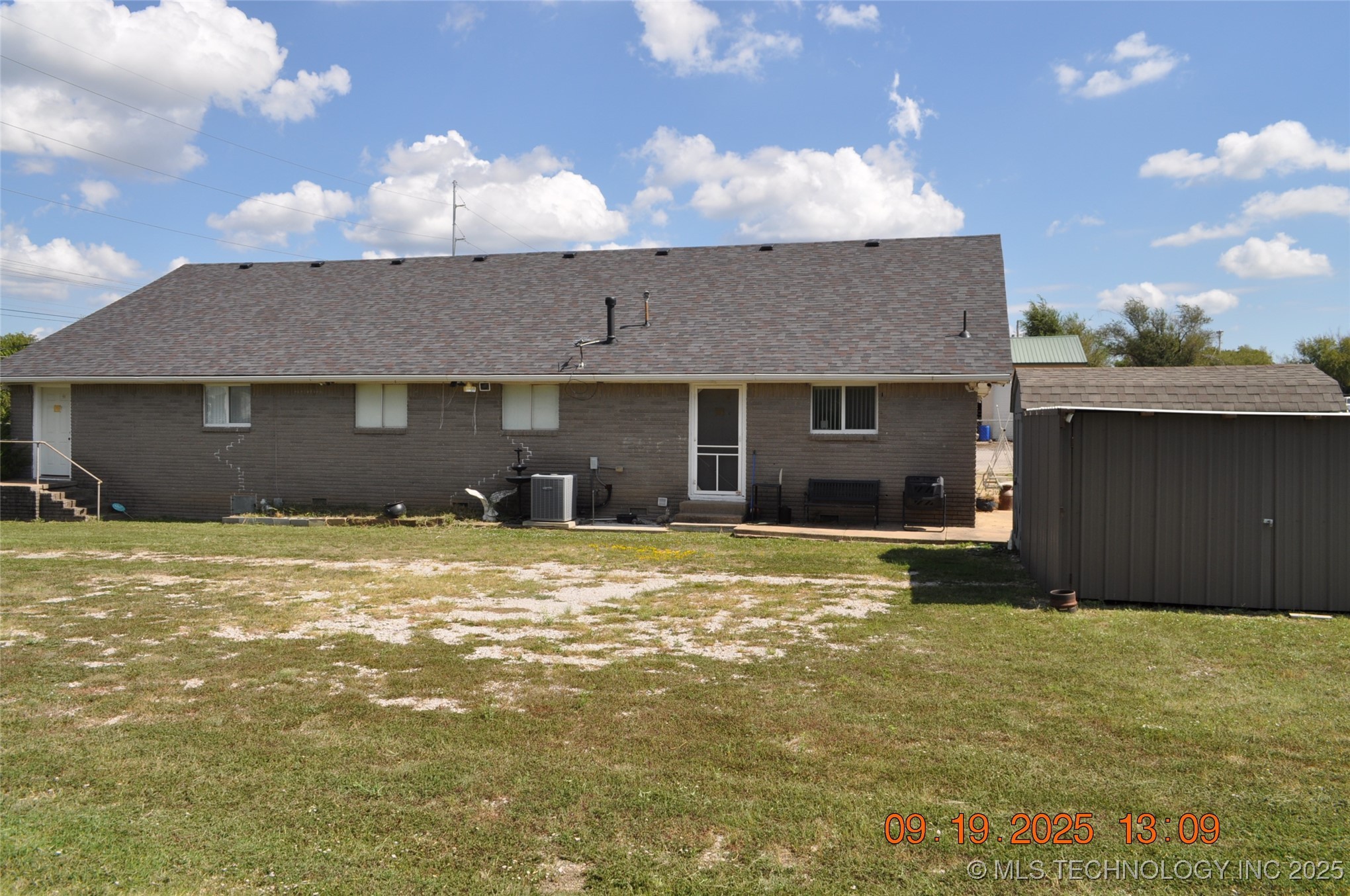 15890 E Pine Street Property Photo 22