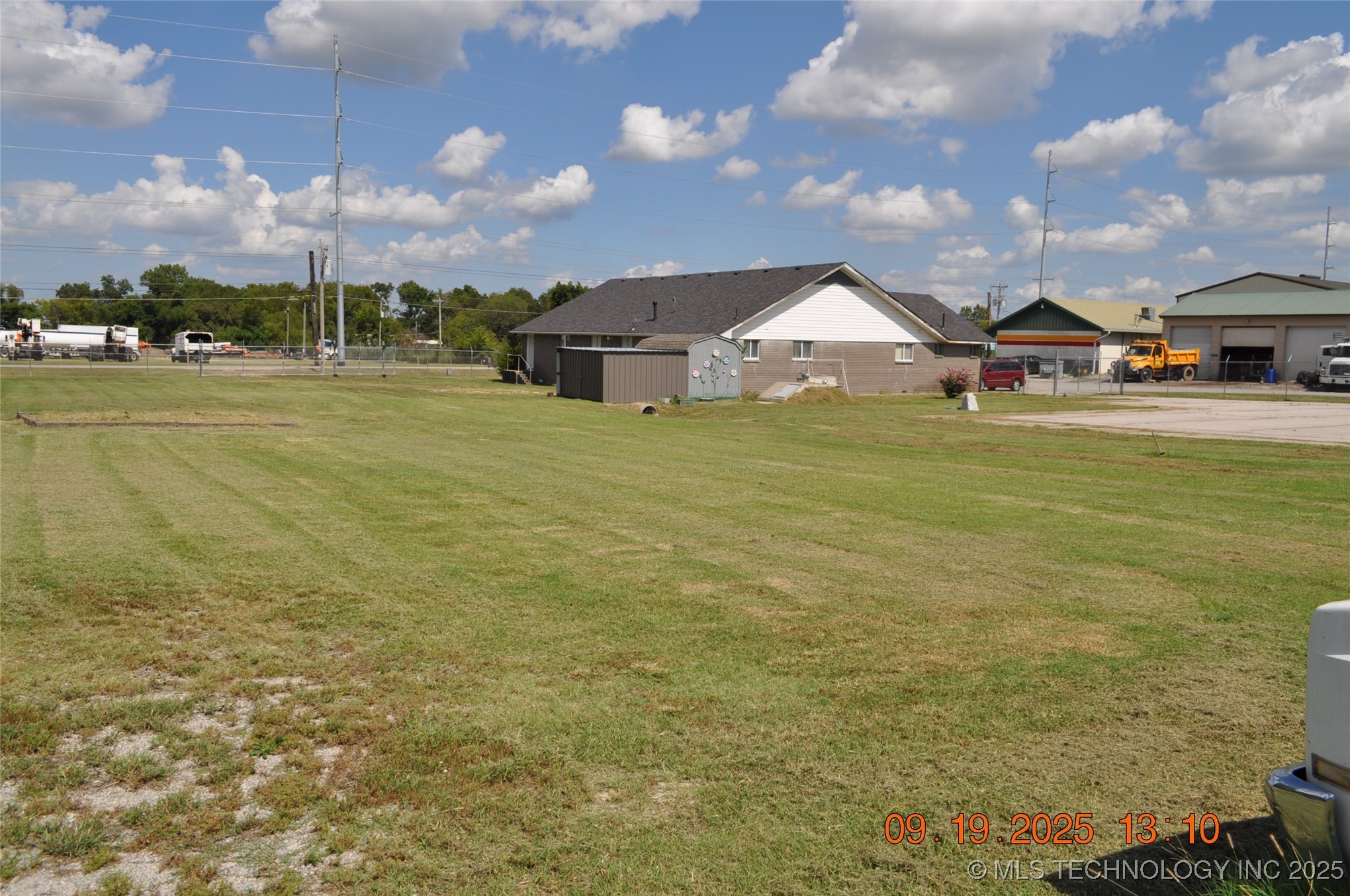 15890 E Pine Street Property Photo 23