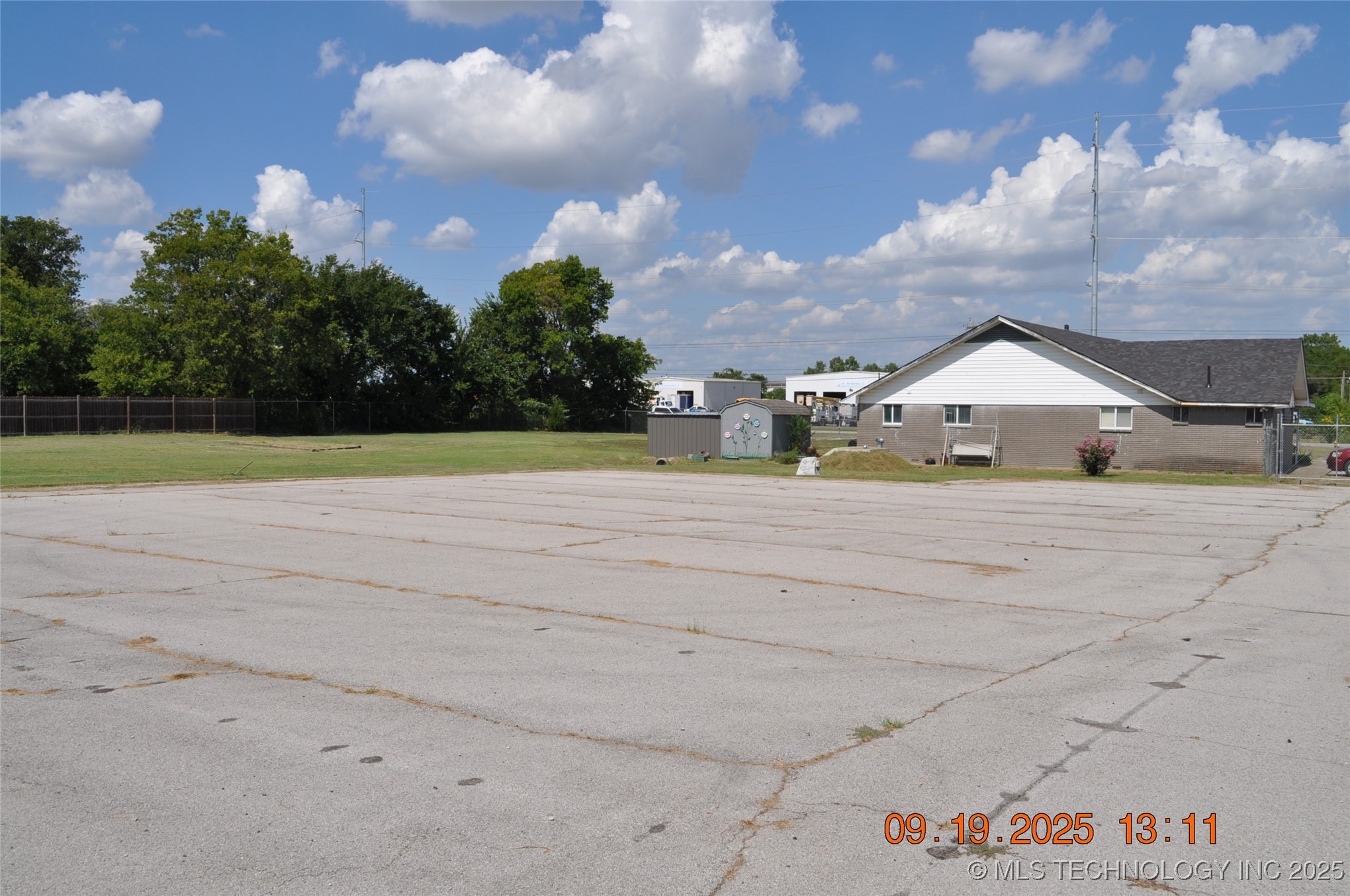 15890 E Pine Street Property Photo 24