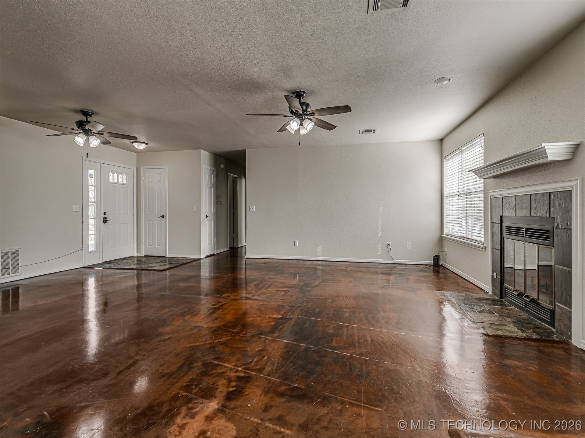 1817 W Inglewood Street Property Photo 8